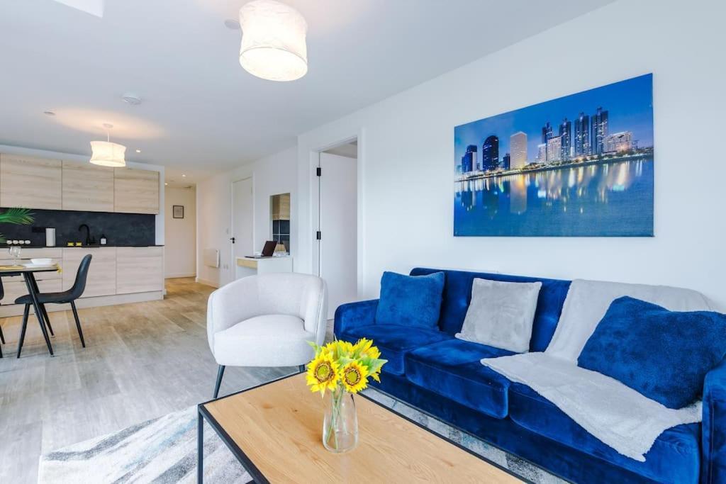 Appartement Sleeps 6, Stylish 2 Bedroom In Old Trafford, Balcony, Smart Tvs, Long Term Disc *