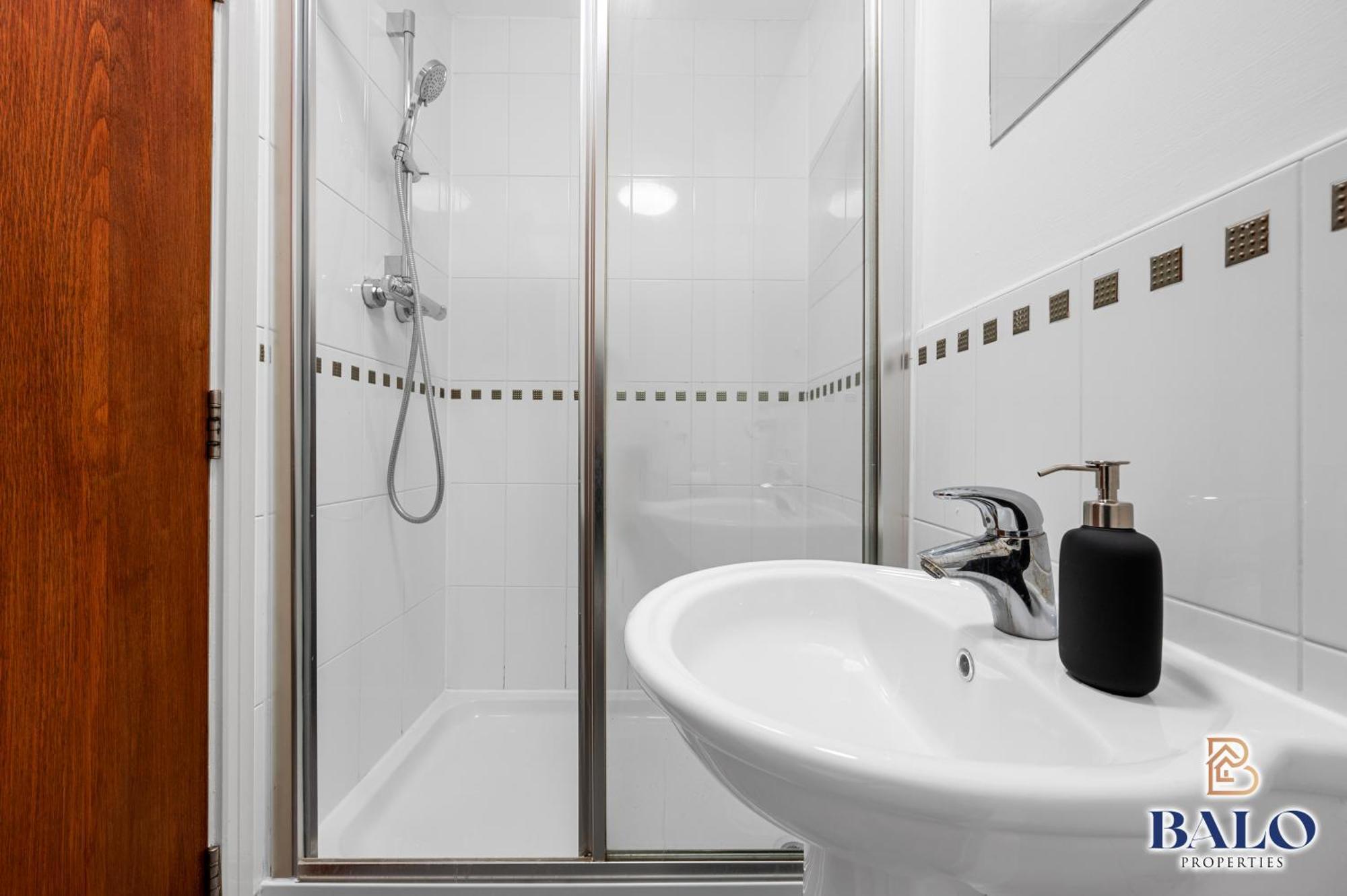 Modern Spacious 2bedroom Great! Location By Etihad Mancity Stadium& Coop Live Arena * Manchester