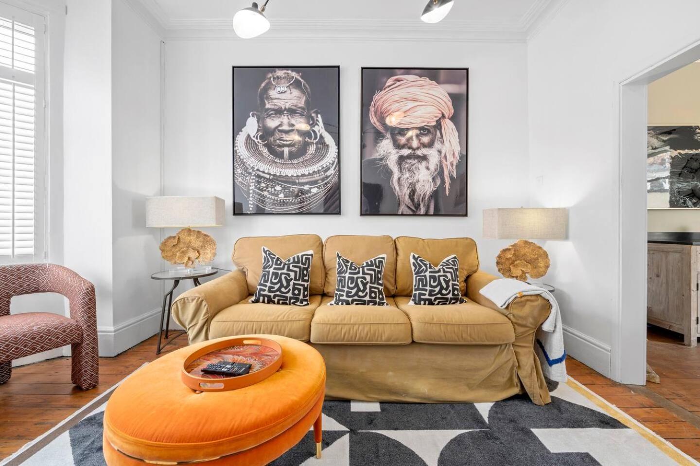 Vakantiehuis Large & Stylish Townhouse King Beds&free Parking *