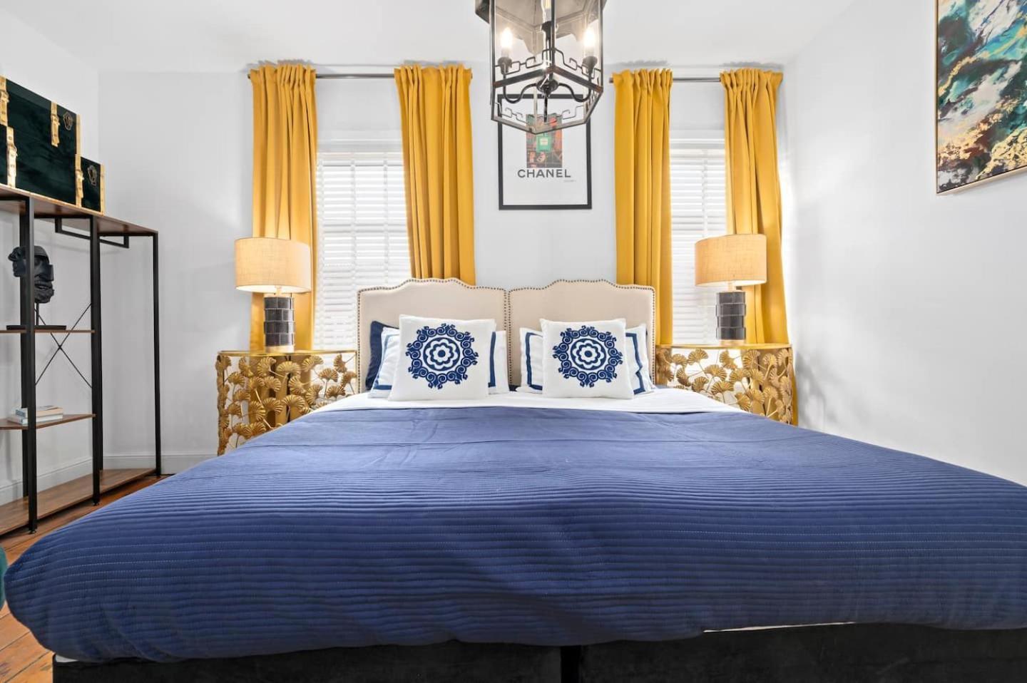Large & Stylish Townhouse King Beds&free Parking Vakantiehuis