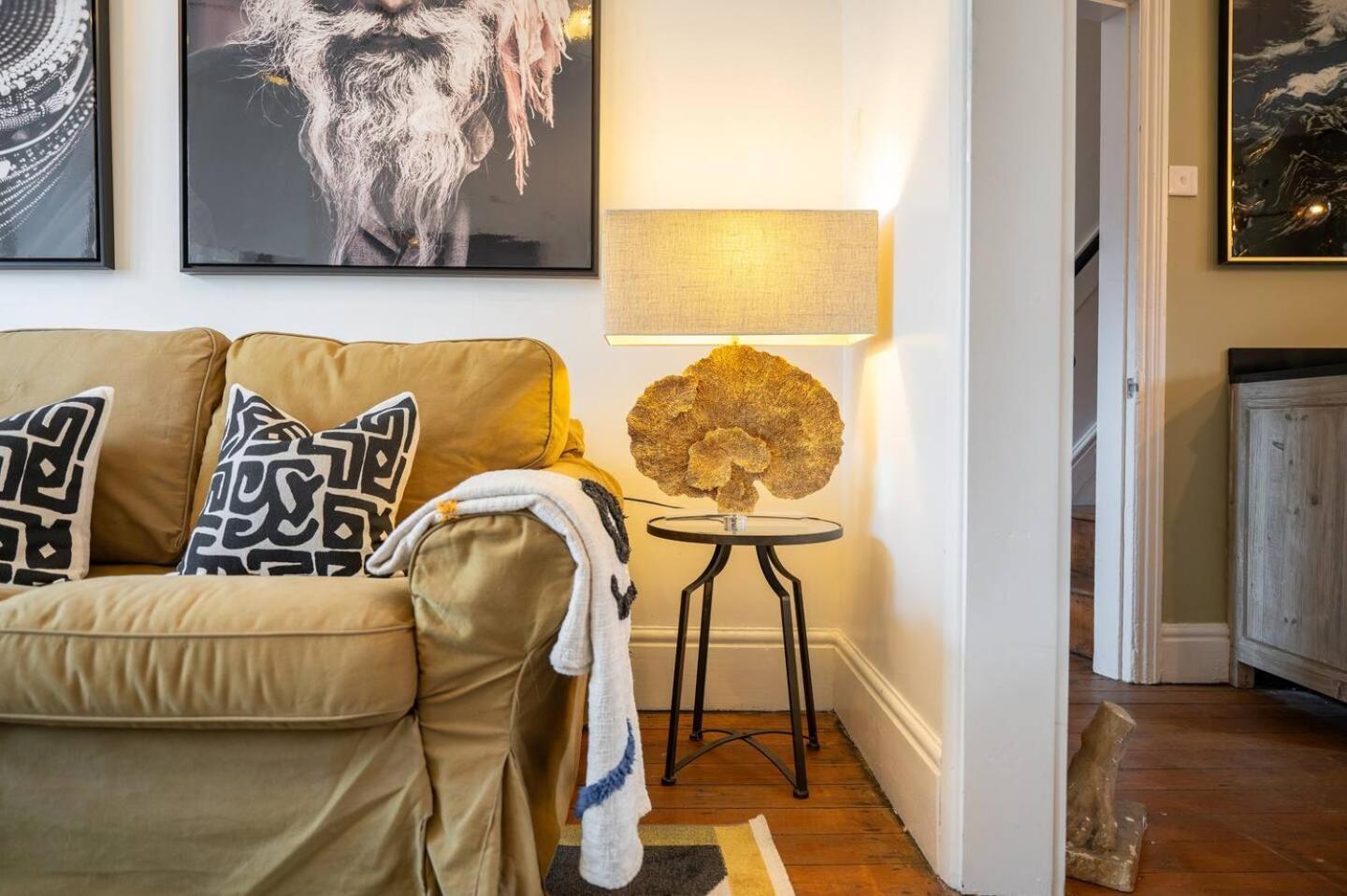 Vakantiehuis Large & Stylish Townhouse King Beds&free Parking *