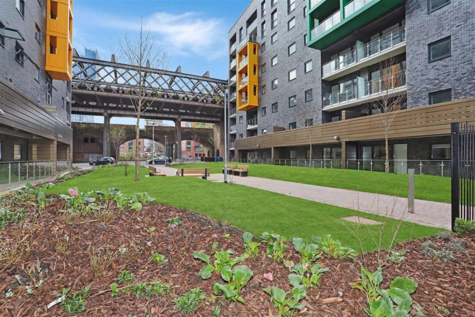Spacious 2 Bed In Central Manchester