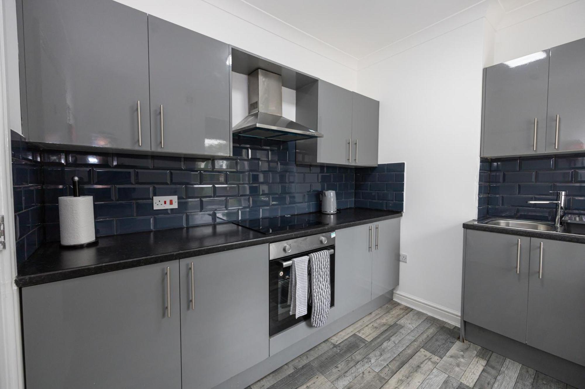 Modern Spacious 6bd Haven 8 Min From Centre Holiday home