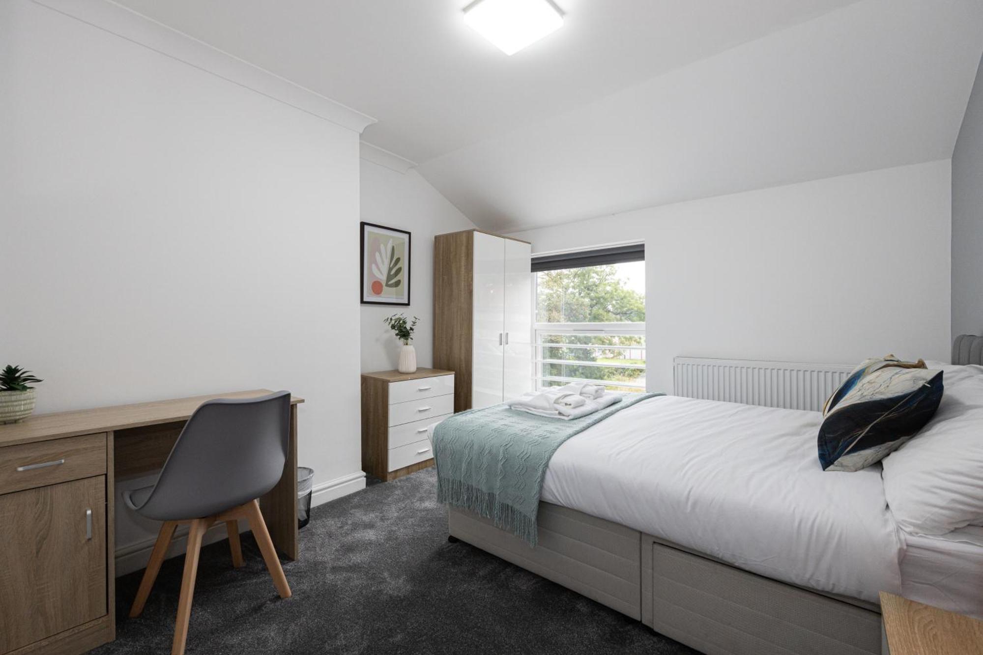 Holiday home Modern Spacious 6bd Haven 8 Min From Centre Manchester