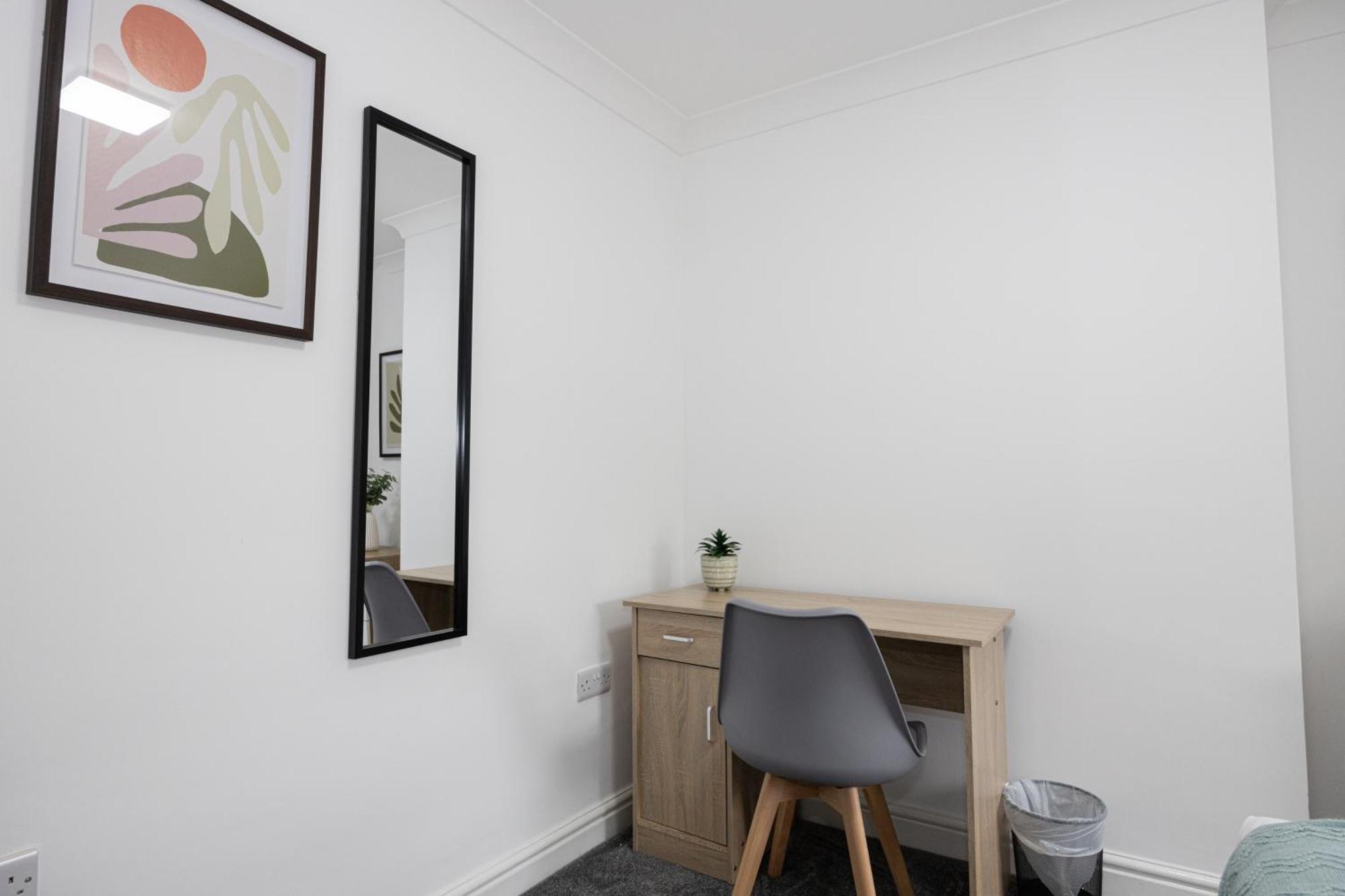 Modern Spacious 6bd Haven 8 Min From Centre