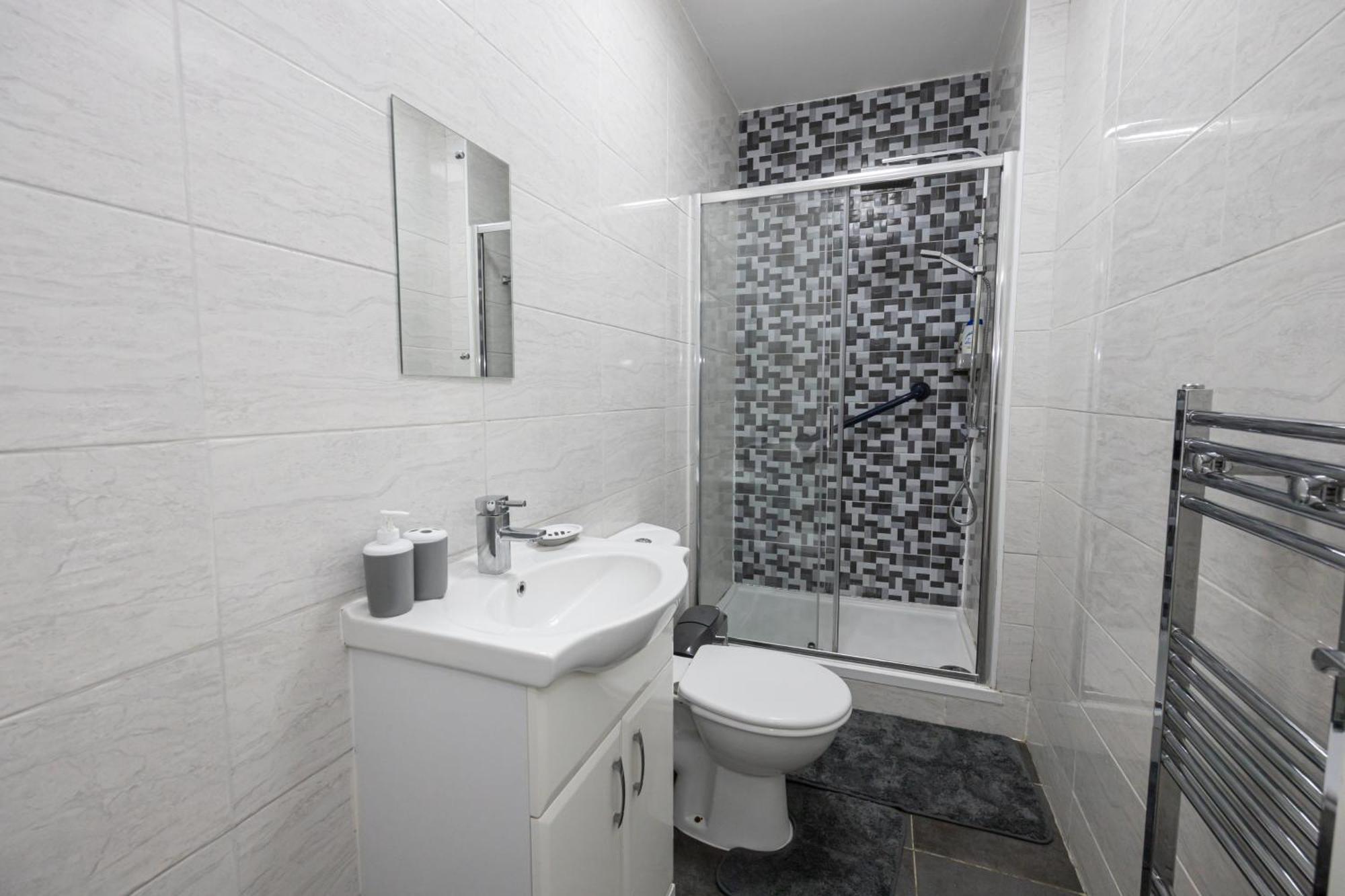 Modern Spacious 6bd Haven 8 Min From Centre * Manchester
