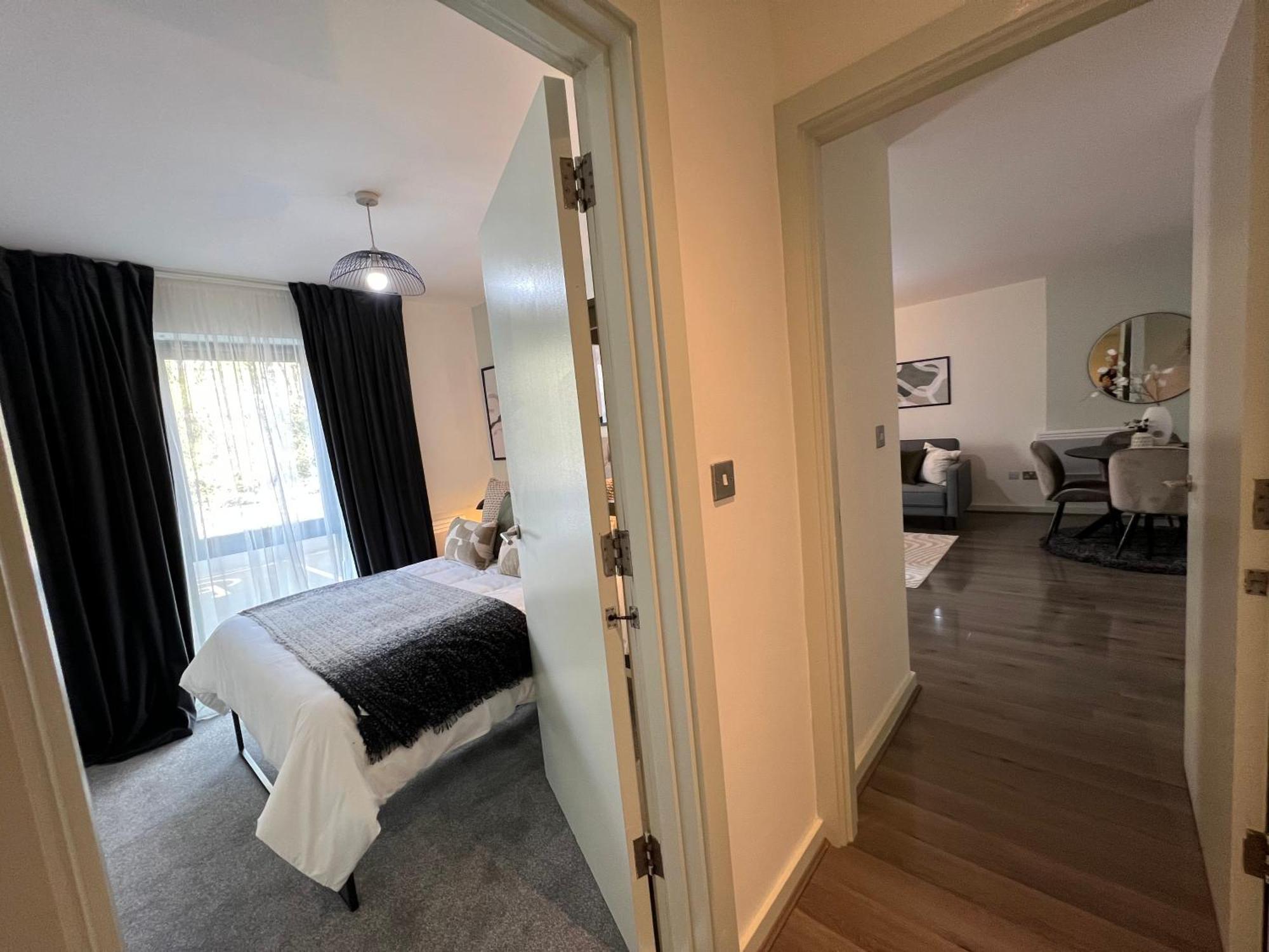Stunning Centre From + Free Parking *