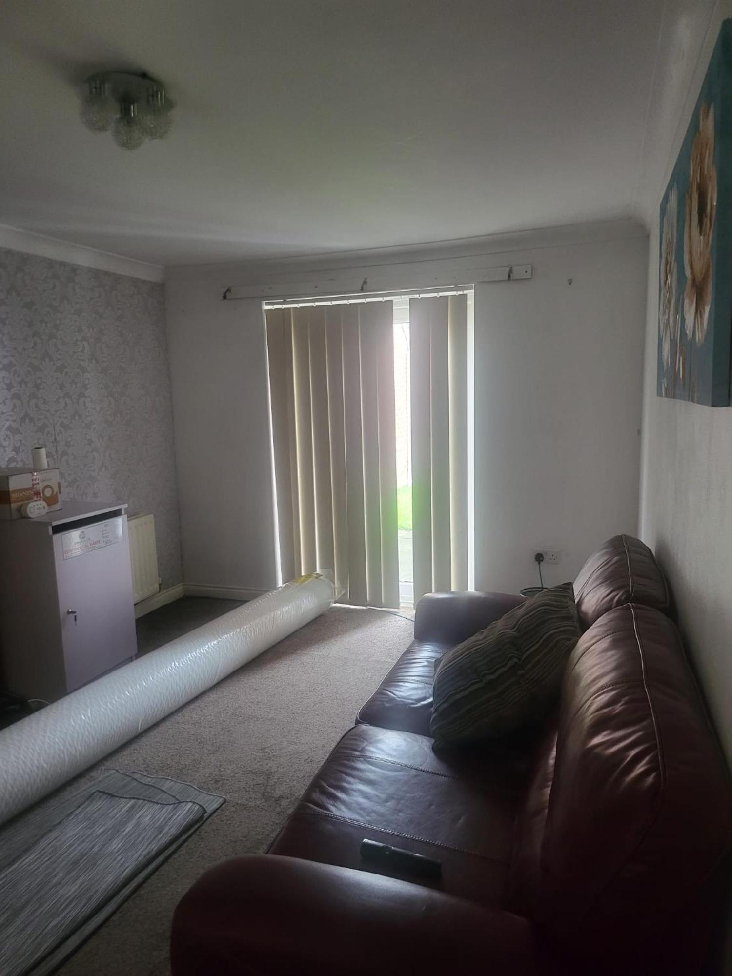 L&lstays At 12 Harvard Road * Manchester