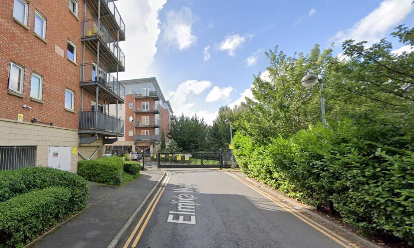2 Bed Ensuite With Balcony And Free Onsite Secure Parking Apartment