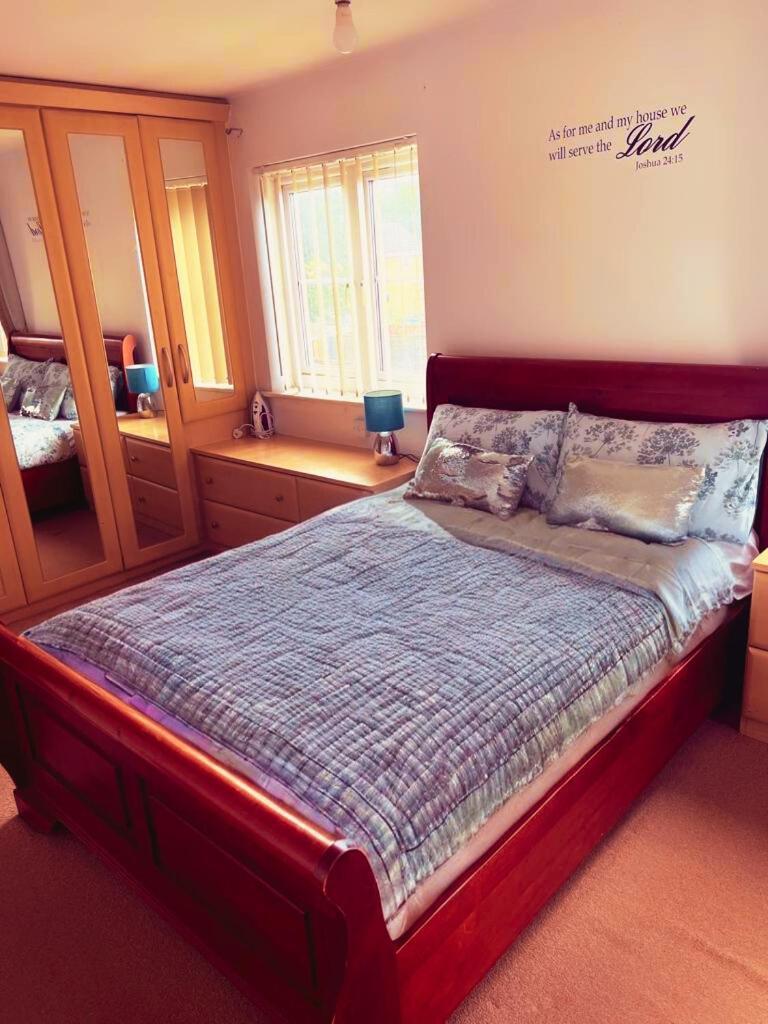 L&lstays At 12 Harvard Road Apartment Manchester