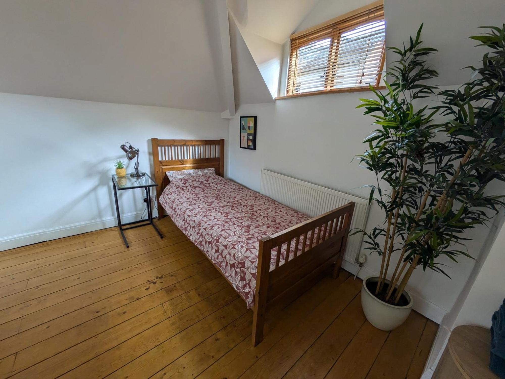 Detached House With Gated Parking In Whalley Range
