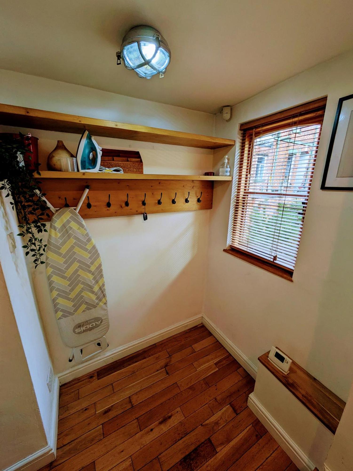 Villa Detached House With Gated Parking In Whalley Range