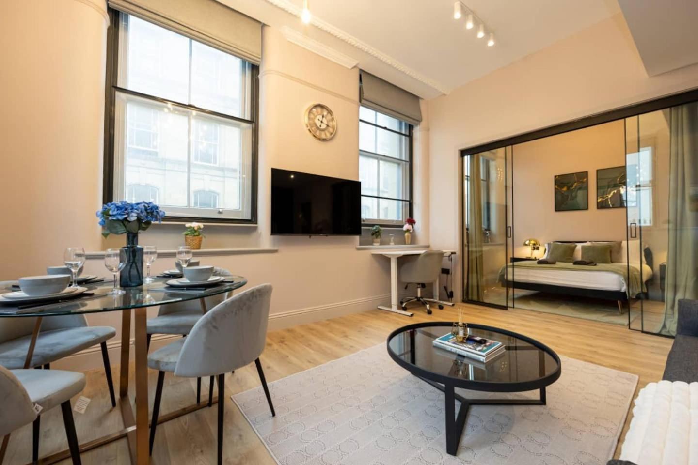 Luxury 2br Apt In City Centre Apartment Manchester