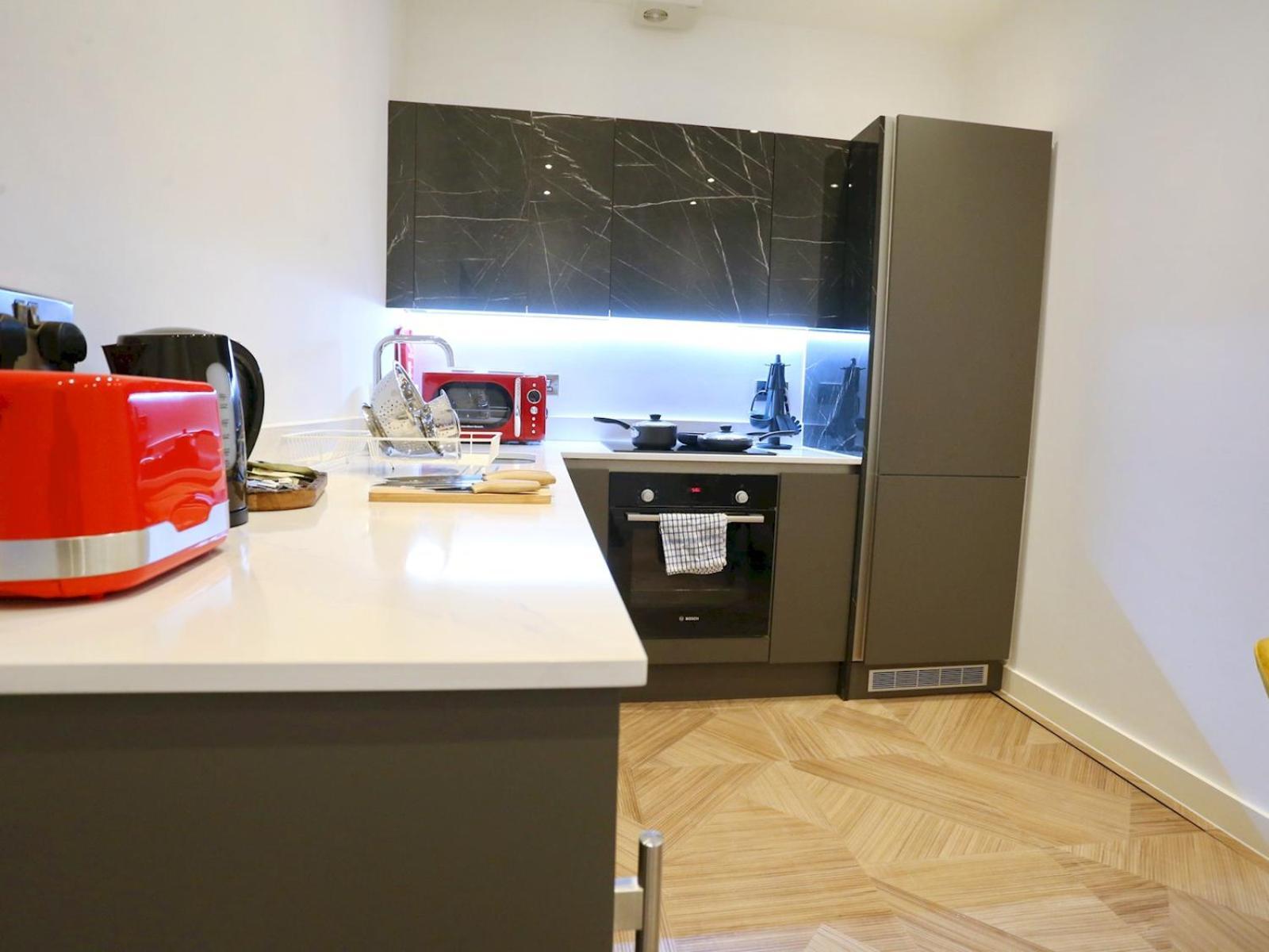 Apartment Flat 205 - Duplex Flat Perfect For Couples - Walk To Pass The Keys