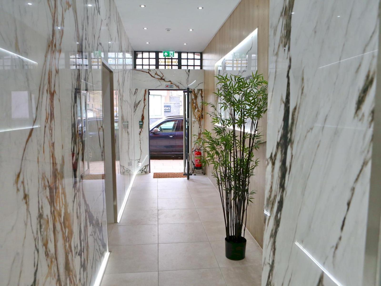 Flat 205 - Duplex Flat Perfect For Couples - Walk To Pass The Keys * Manchester