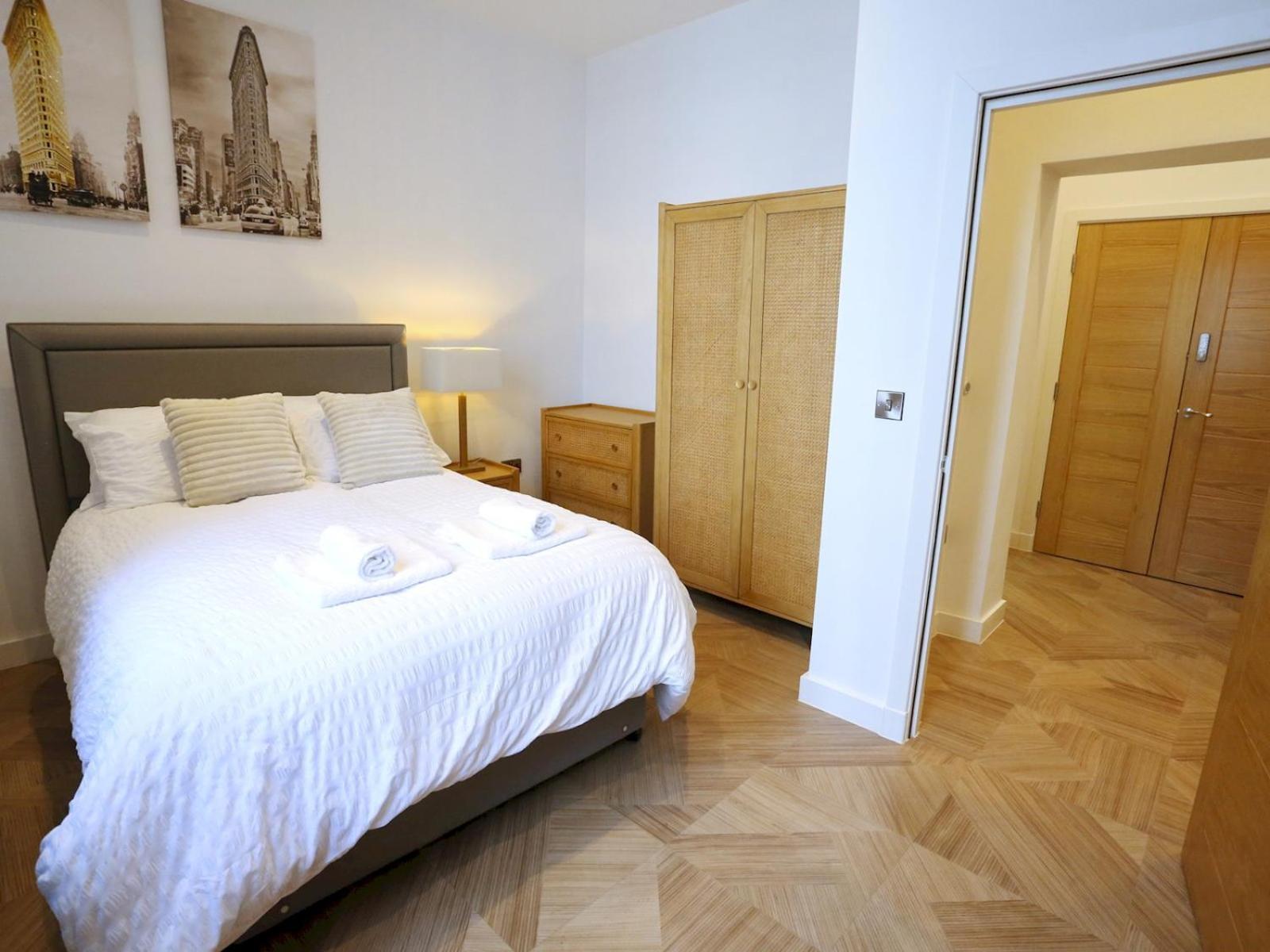 Apartment Flat 205 - Duplex Flat Perfect For Couples - Walk To Pass The Keys