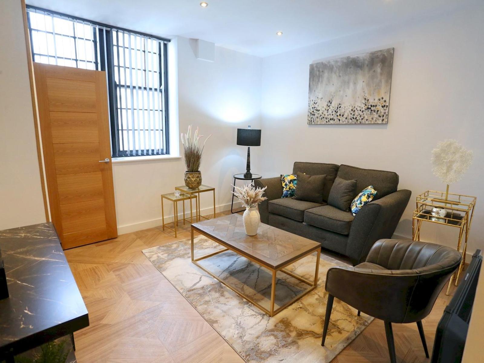 Apartment Flat 205 - Duplex Flat Perfect For Couples - Walk To Pass The Keys Manchester