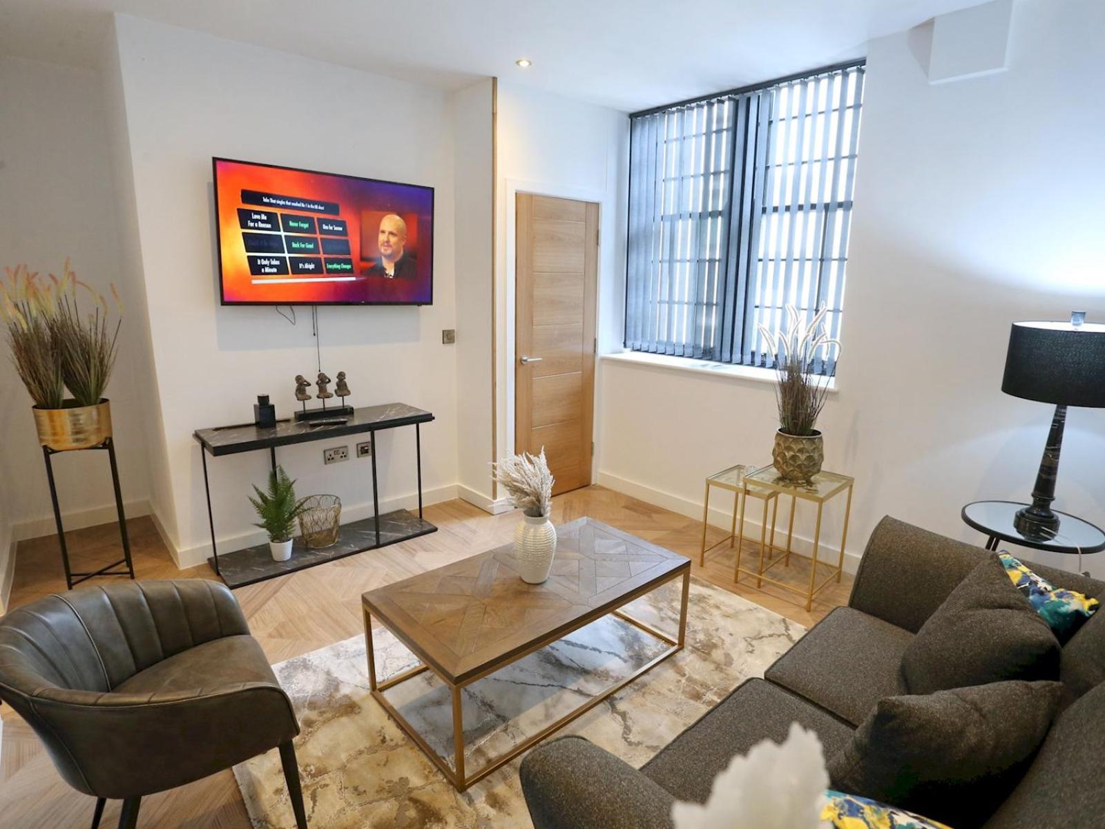 Apartment Flat 205 - Duplex Flat Perfect For Couples - Walk To Pass The Keys