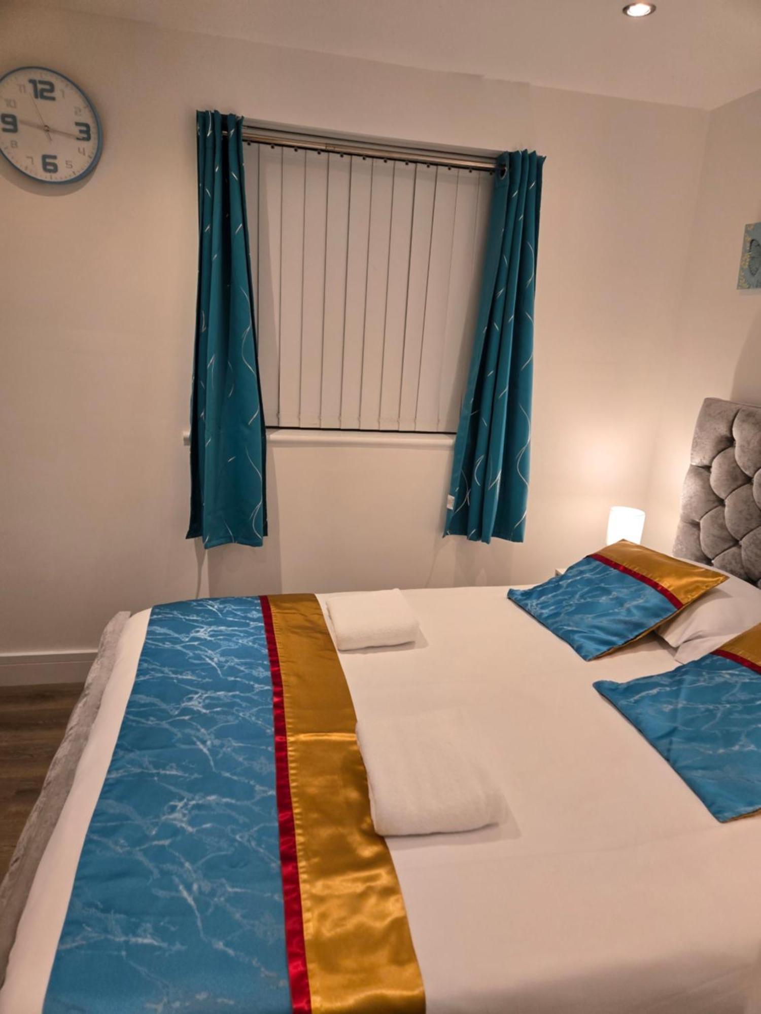 Cosy Self-contained In Salford Guest house *