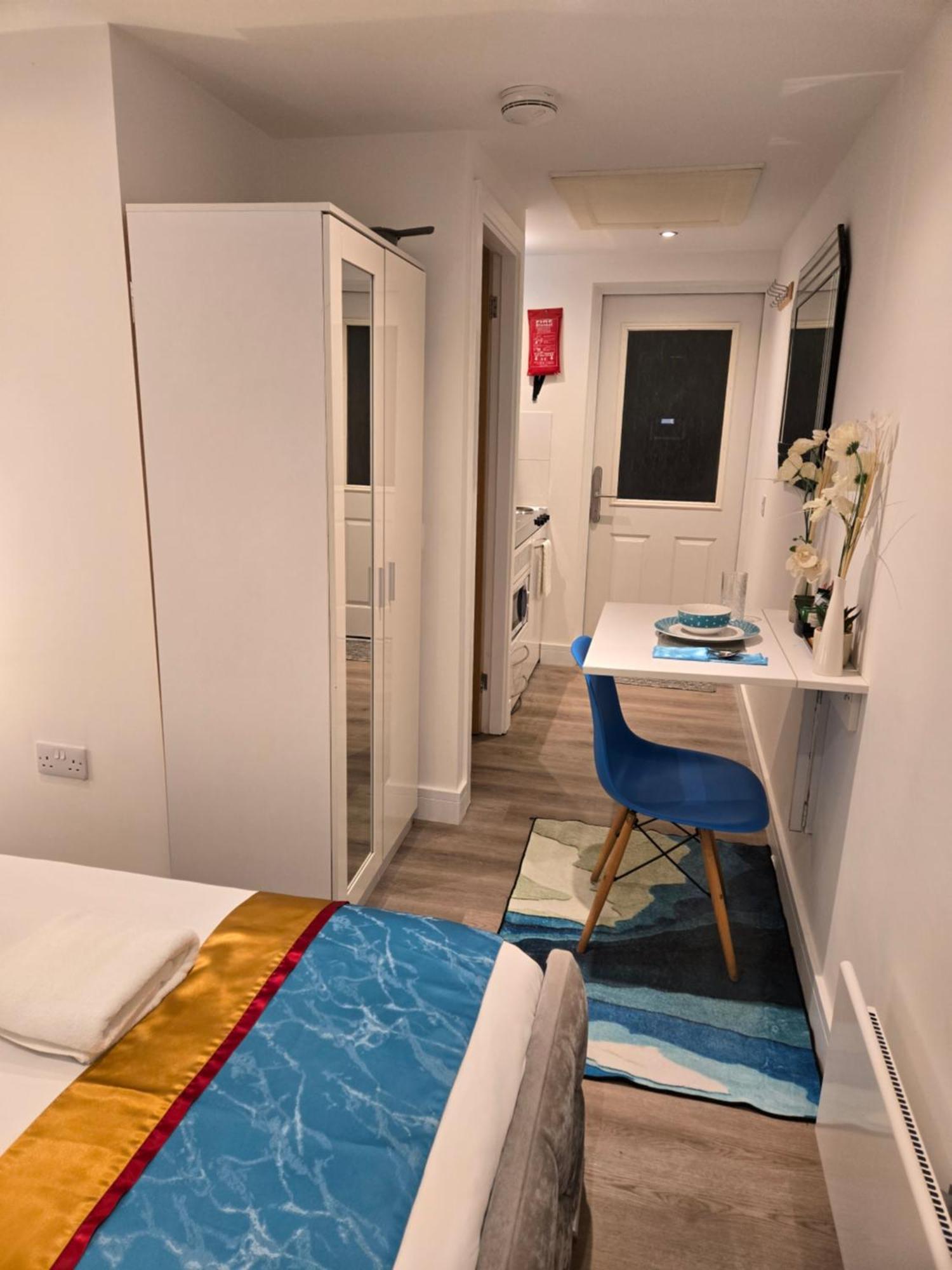 Guest house Cosy Self-contained In Salford *