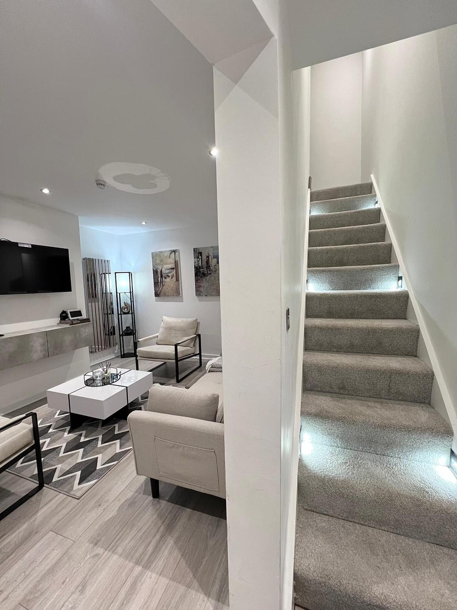 Entire House - Near Etihad Stadium And *