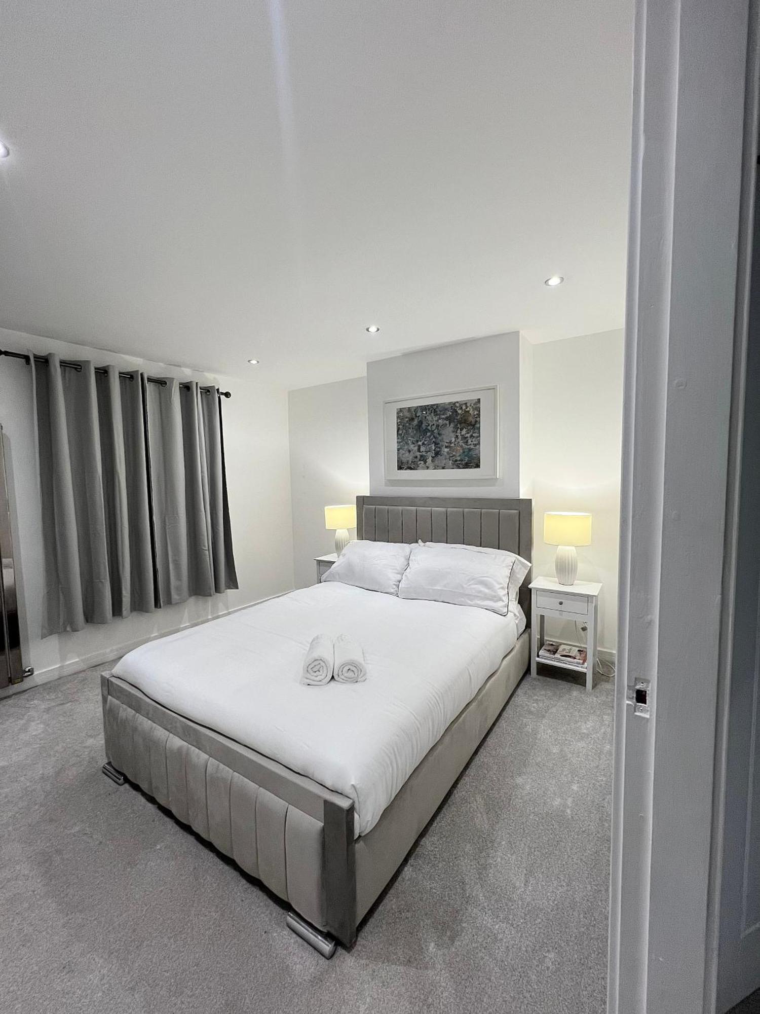 Entire House - Near Etihad Stadium And * Manchester