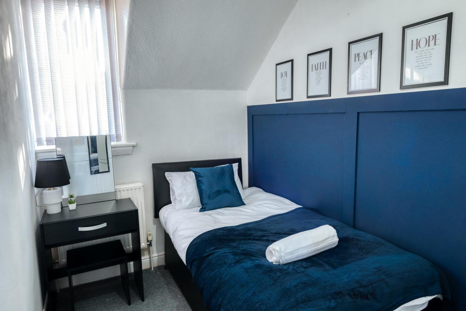 Cosy Pet Friendly Home, Fits 6, Free Parking * Manchester