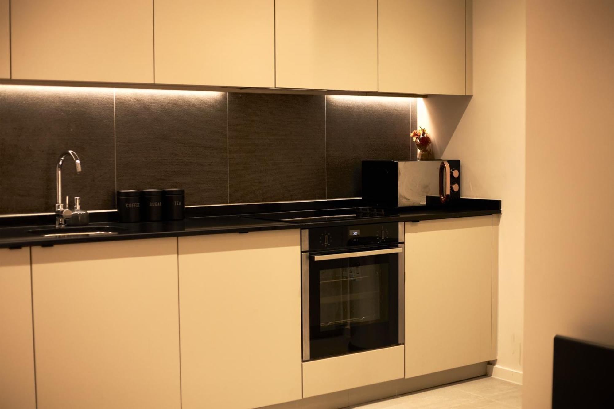 Apartment Sleek Haven Luxurious 2bed In Centre *