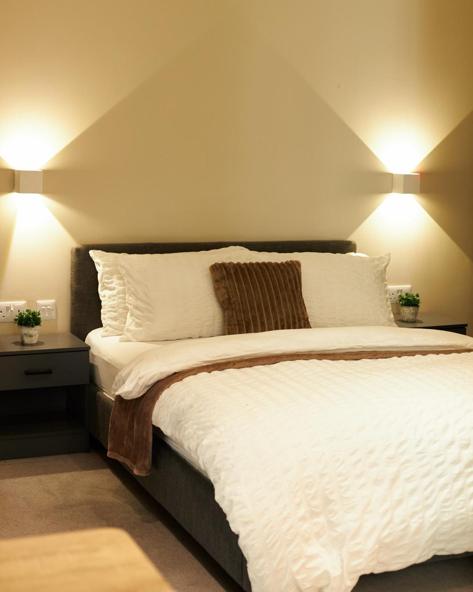 Sleek Haven Luxurious 2bed In Centre Apartment *
