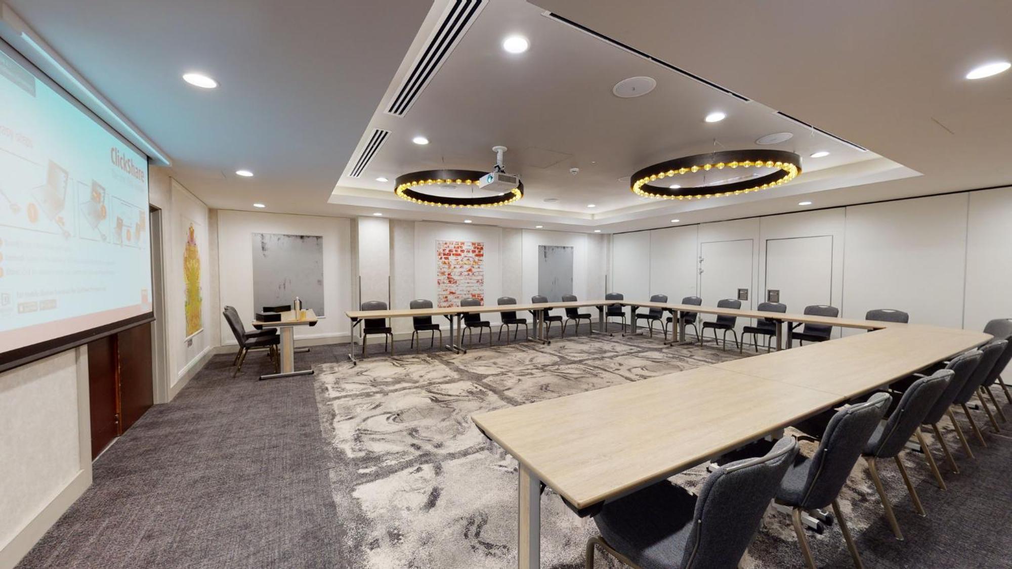 - Centre By Ihg Manchester