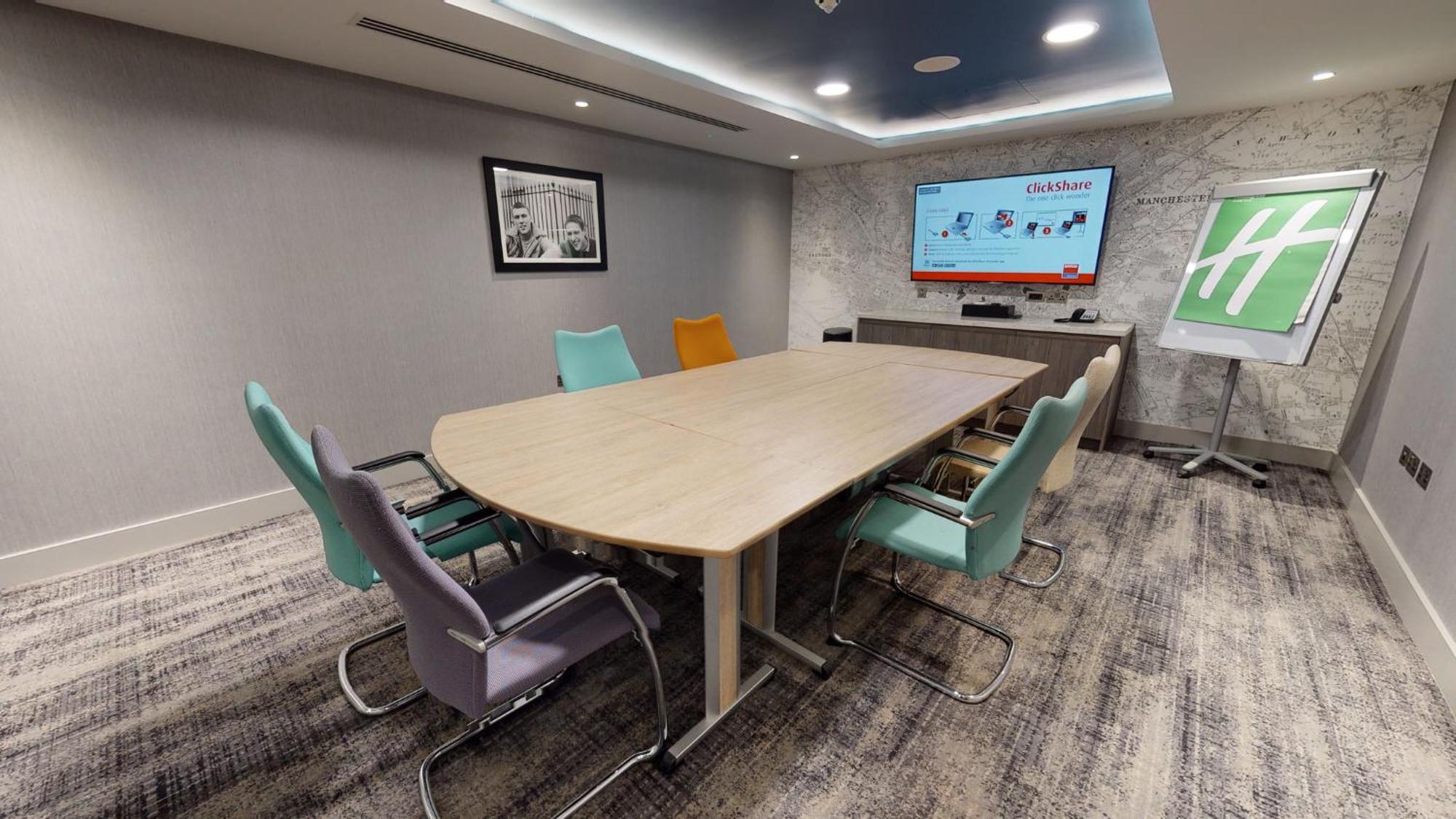 - Centre By Ihg Hotel 4*