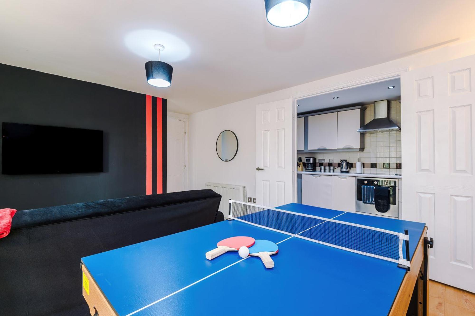 Fusion, Pool Table, Ps4, 2 Bedrooms Apartment Manchester