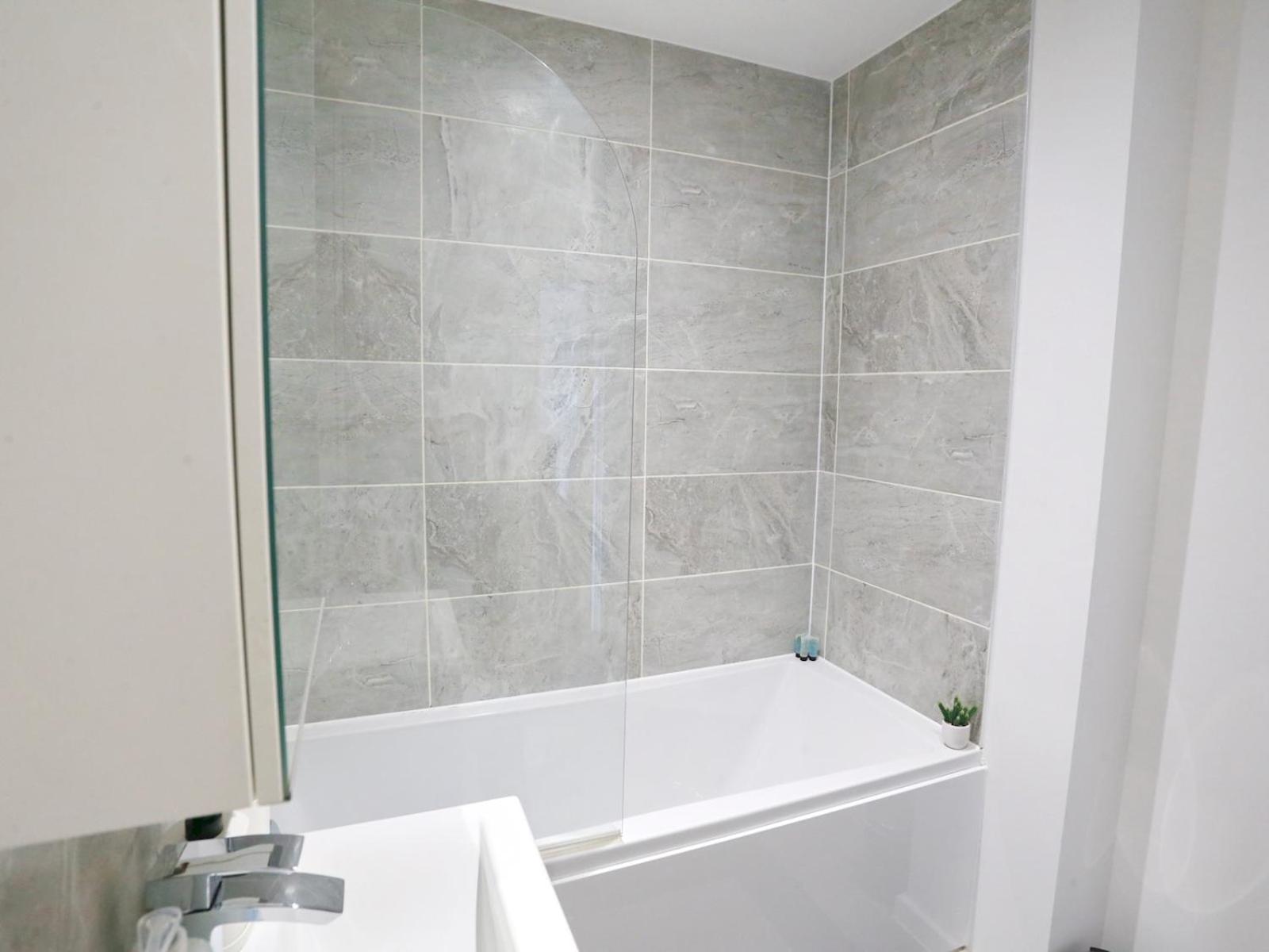 Pass The Keys Salford Quays Manc Flat With Free Parking Apartment Manchester