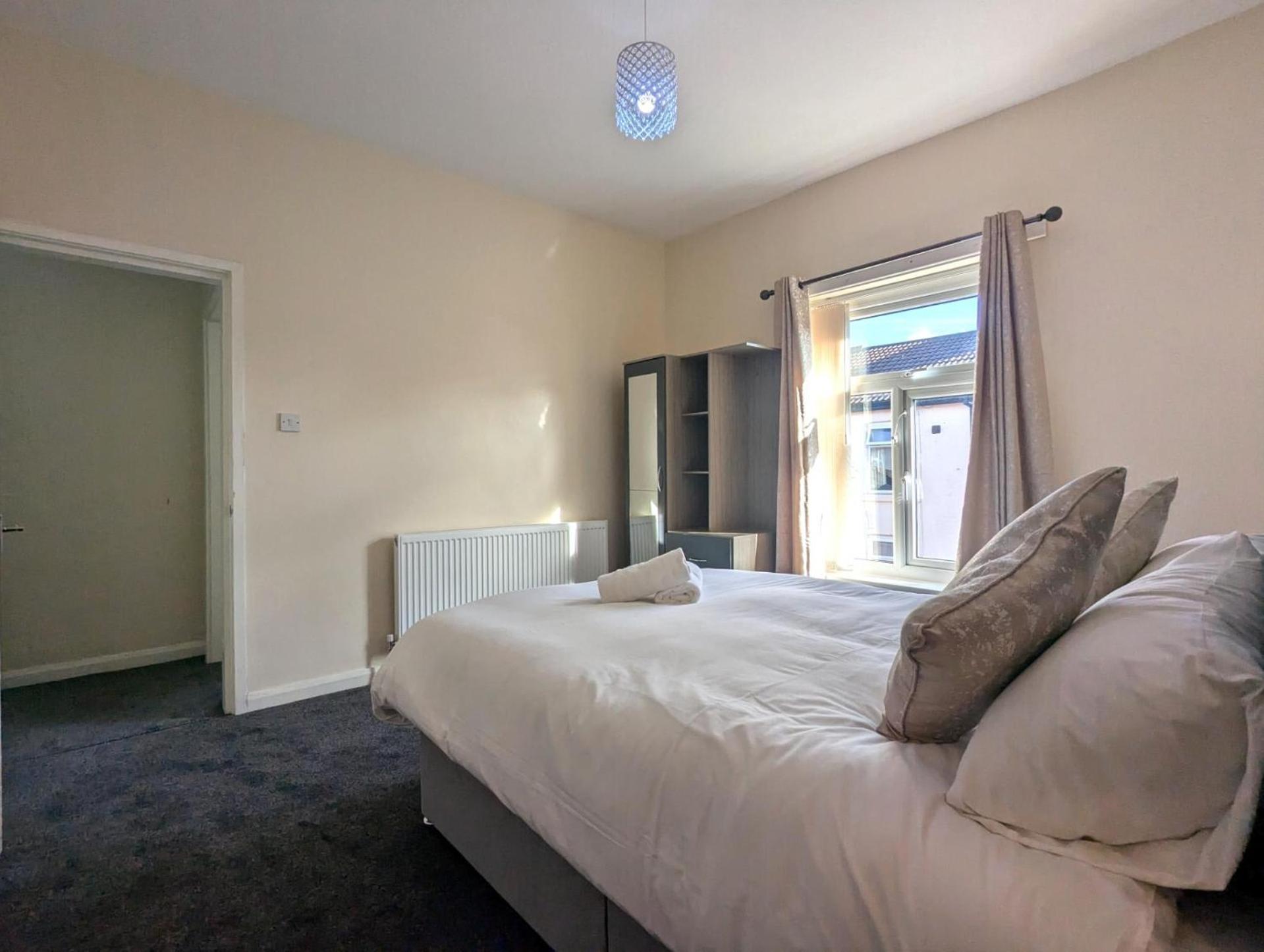 Holiday home Spacious Powell Sleeps 11 6 Bed 1 5 Bath Manchester
