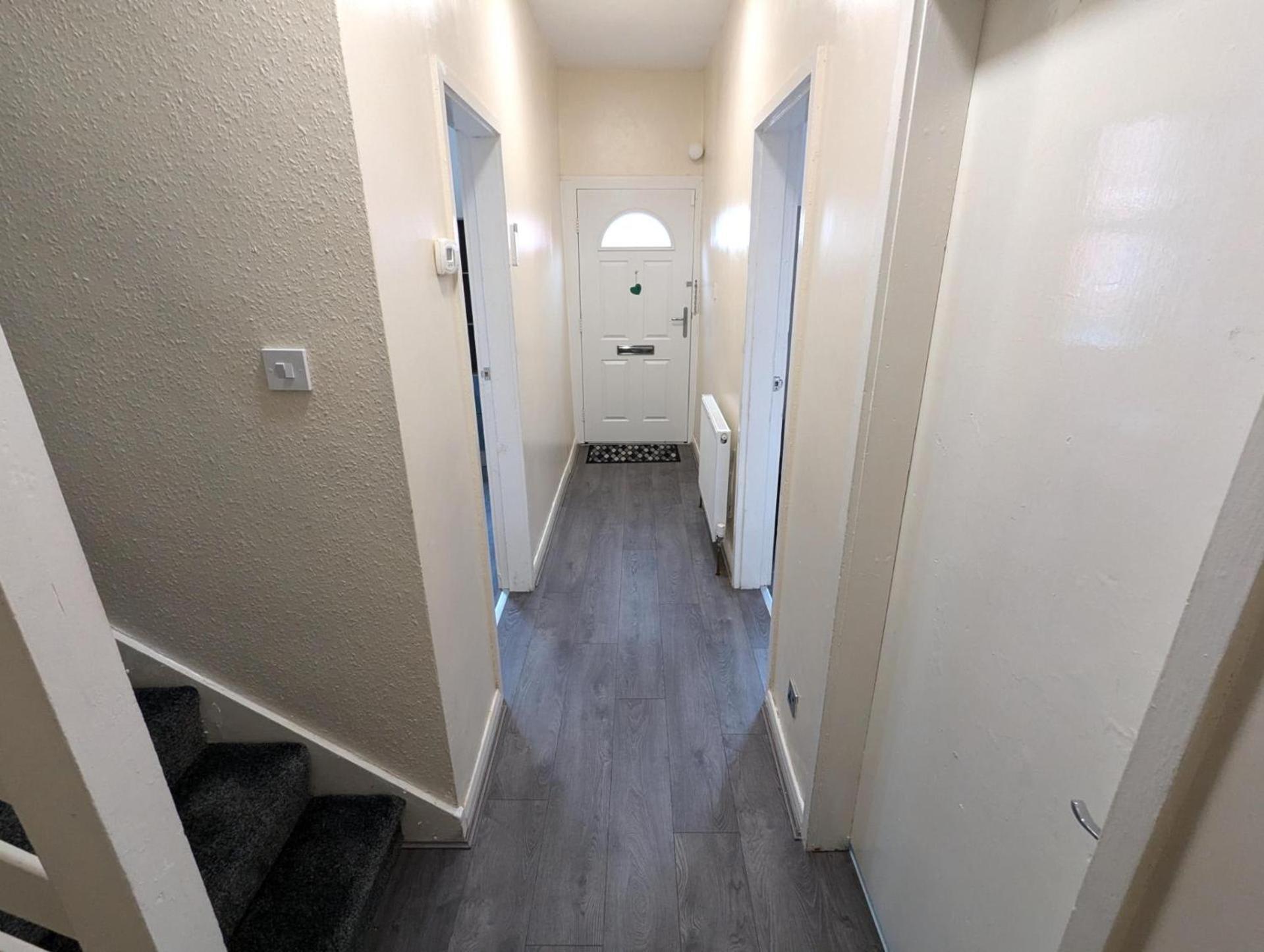 Spacious Powell Sleeps 11 6 Bed 1 5 Bath Manchester