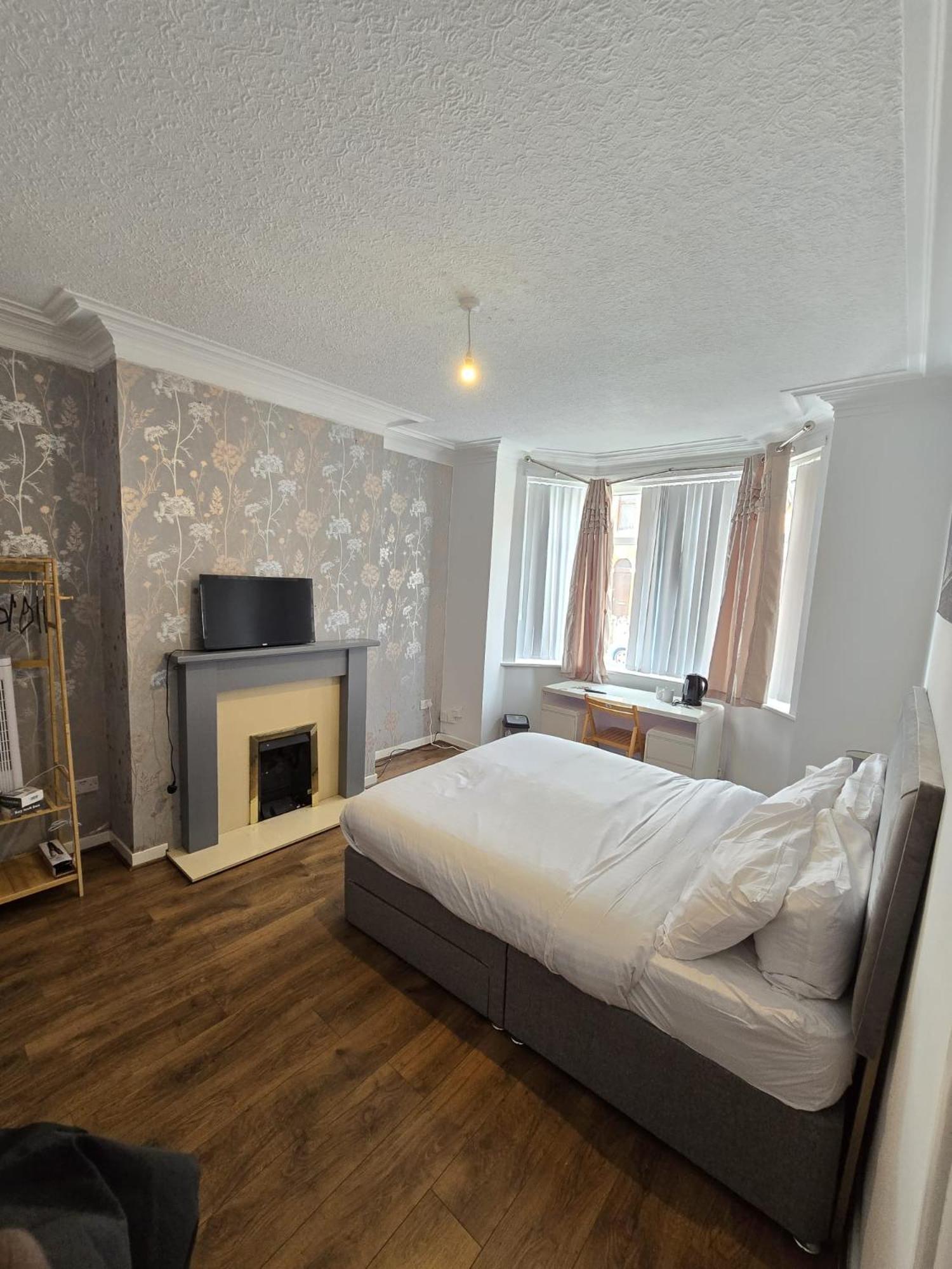Poshval Guest house Manchester