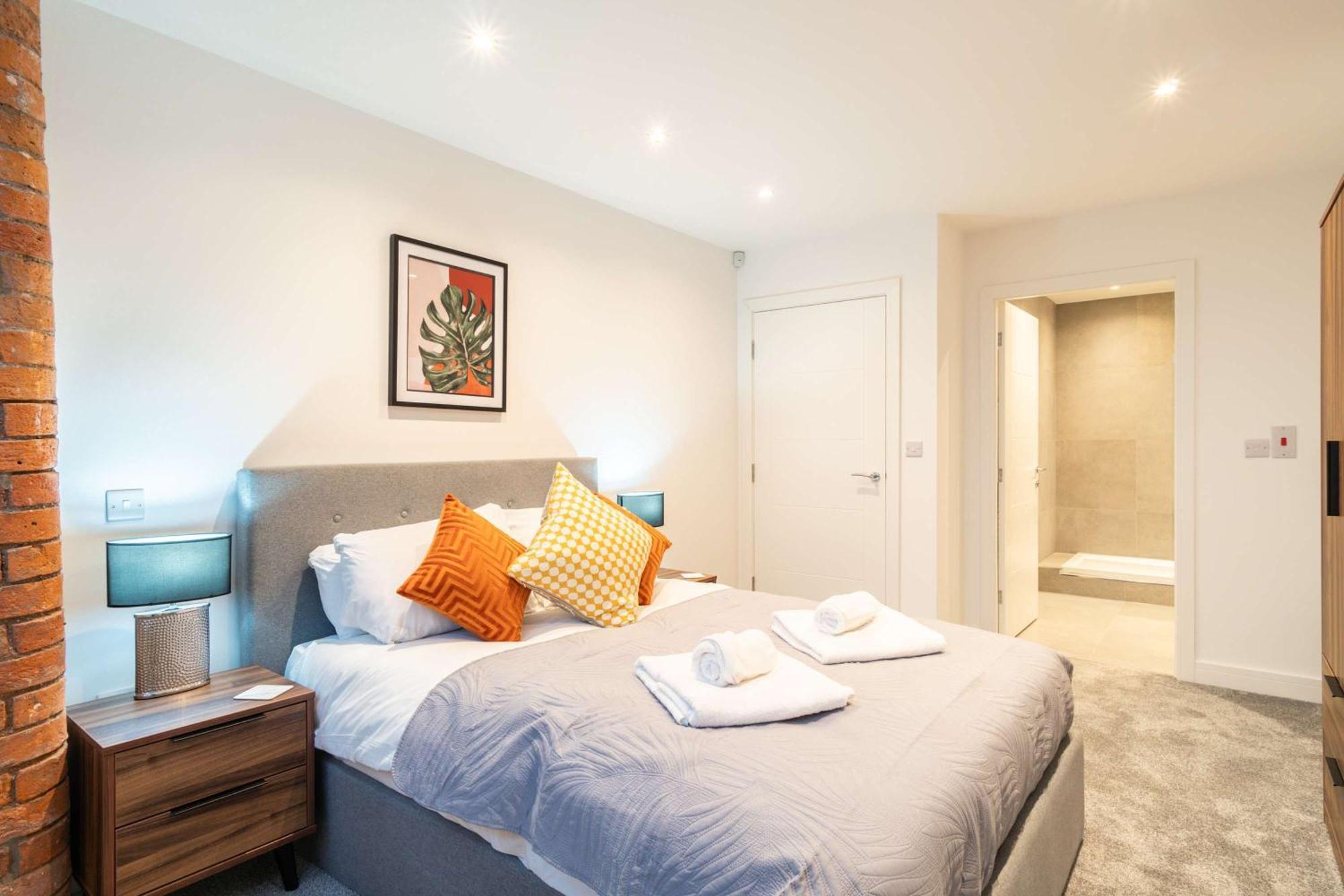Modern 2 Bed Close To Etihad Apartment *