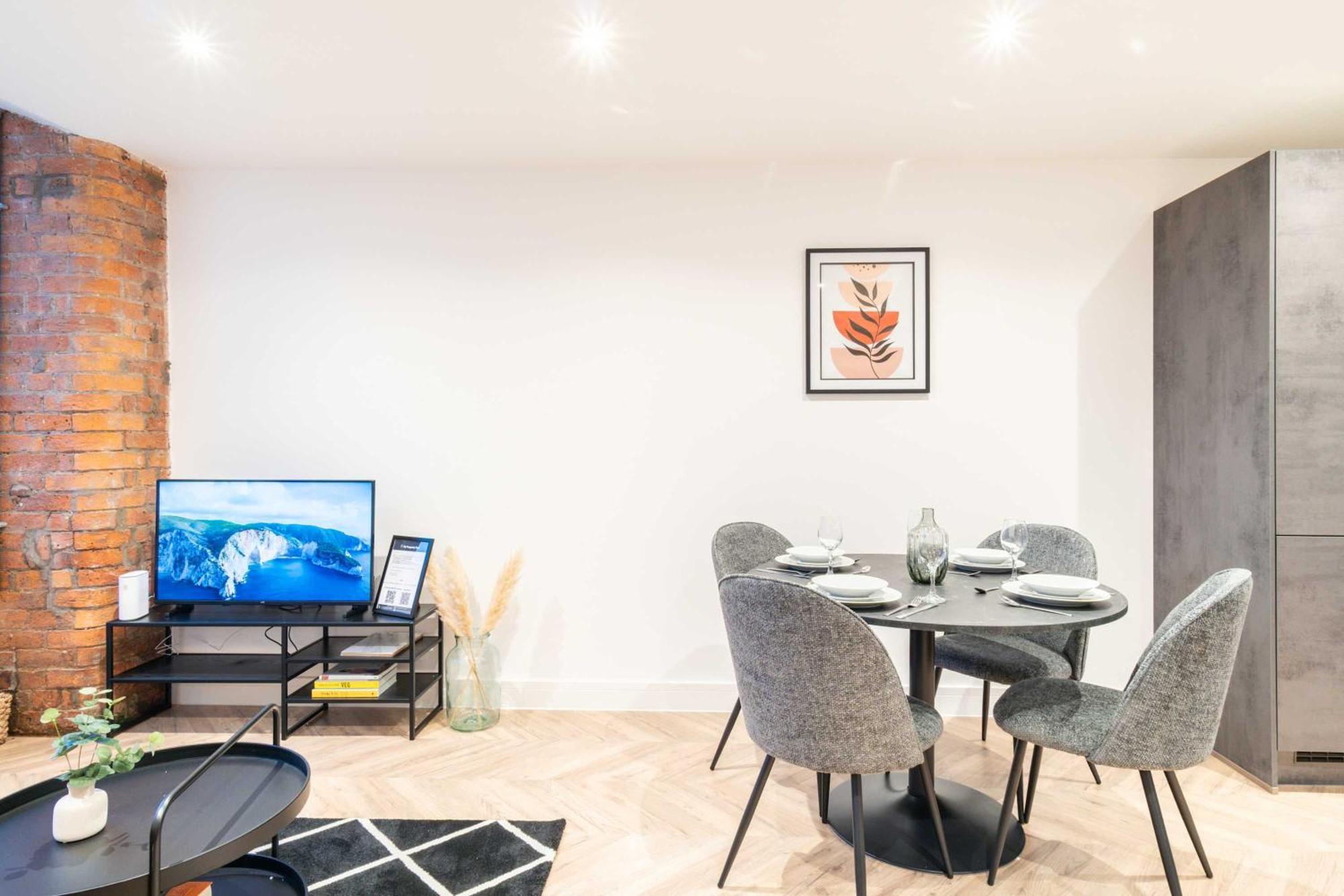 Modern 2 Bed Close To Etihad Apartment *