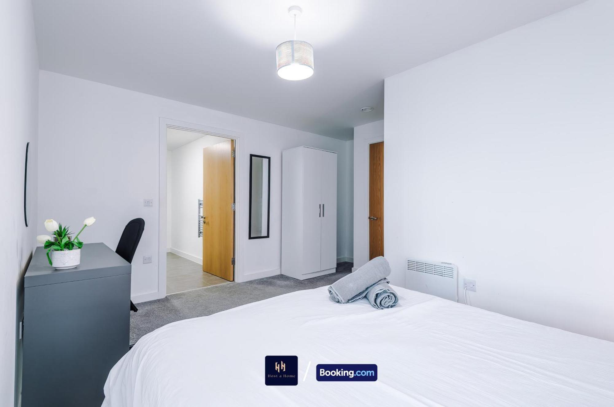 Apartment Large 2 Bedroom With Balcony By Host A Manchester
