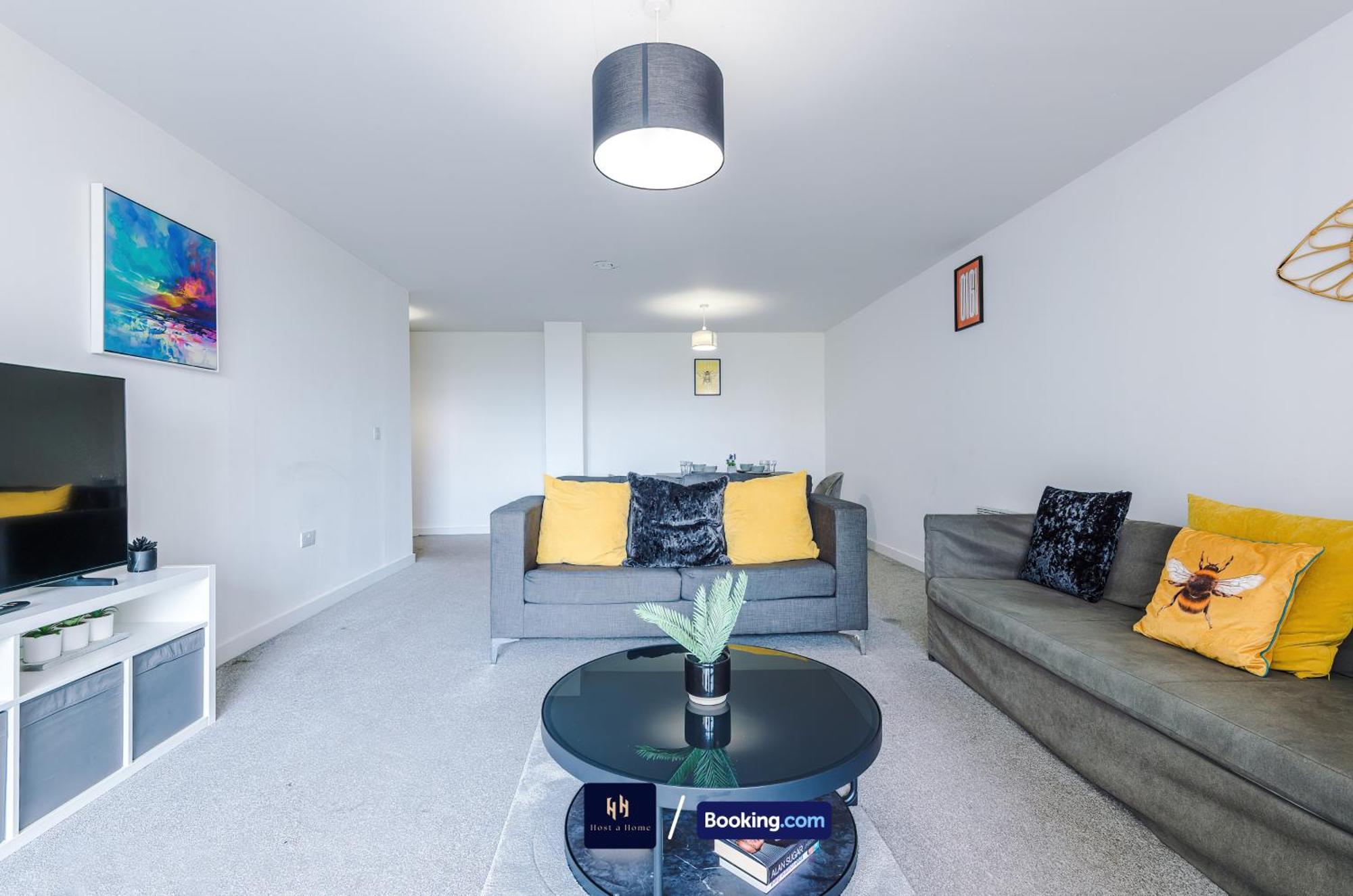 Apartment Large 2 Bedroom With Balcony By Host A Manchester
