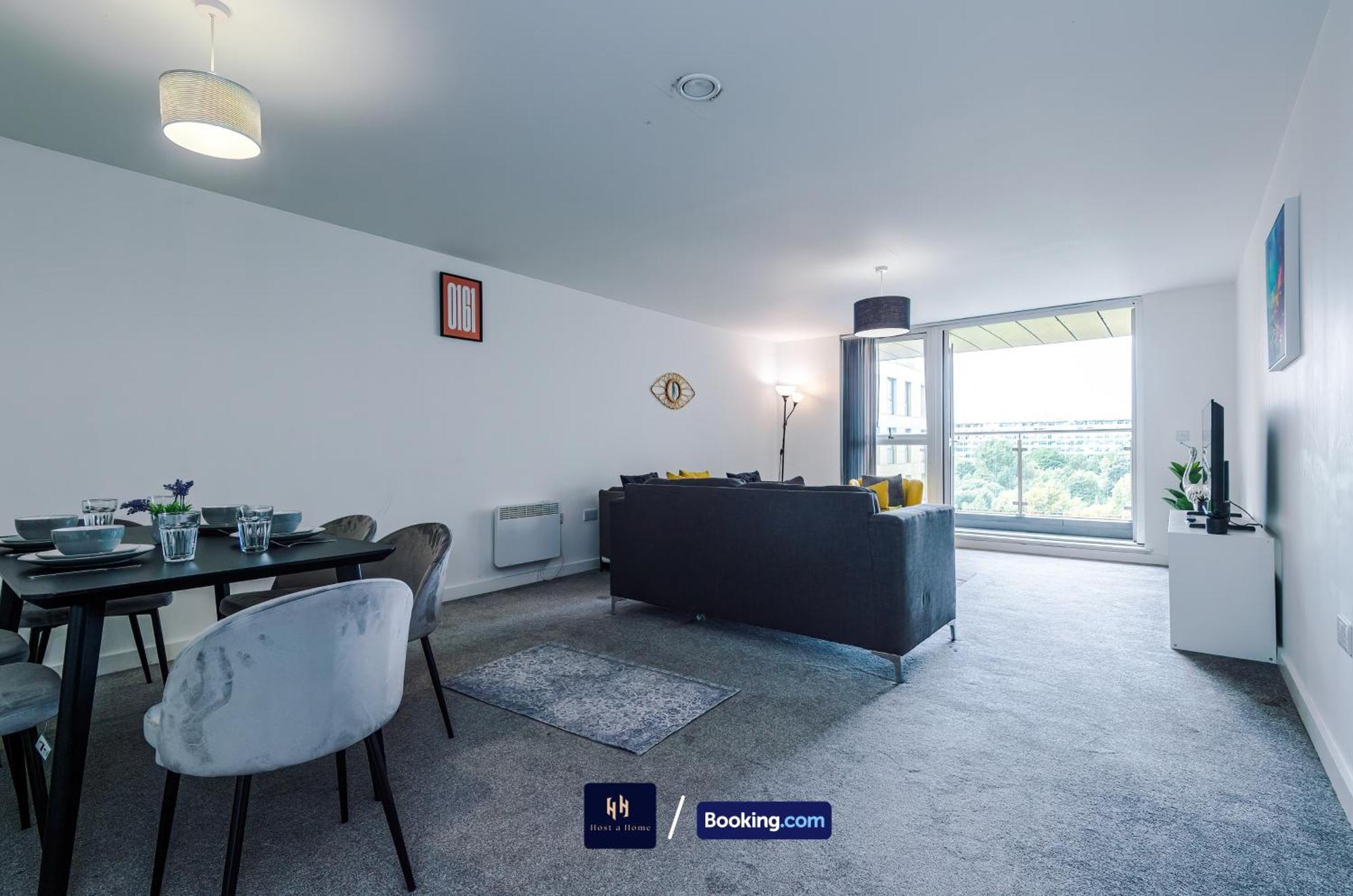 Large 2 Bedroom With Balcony By Host A Apartment Manchester
