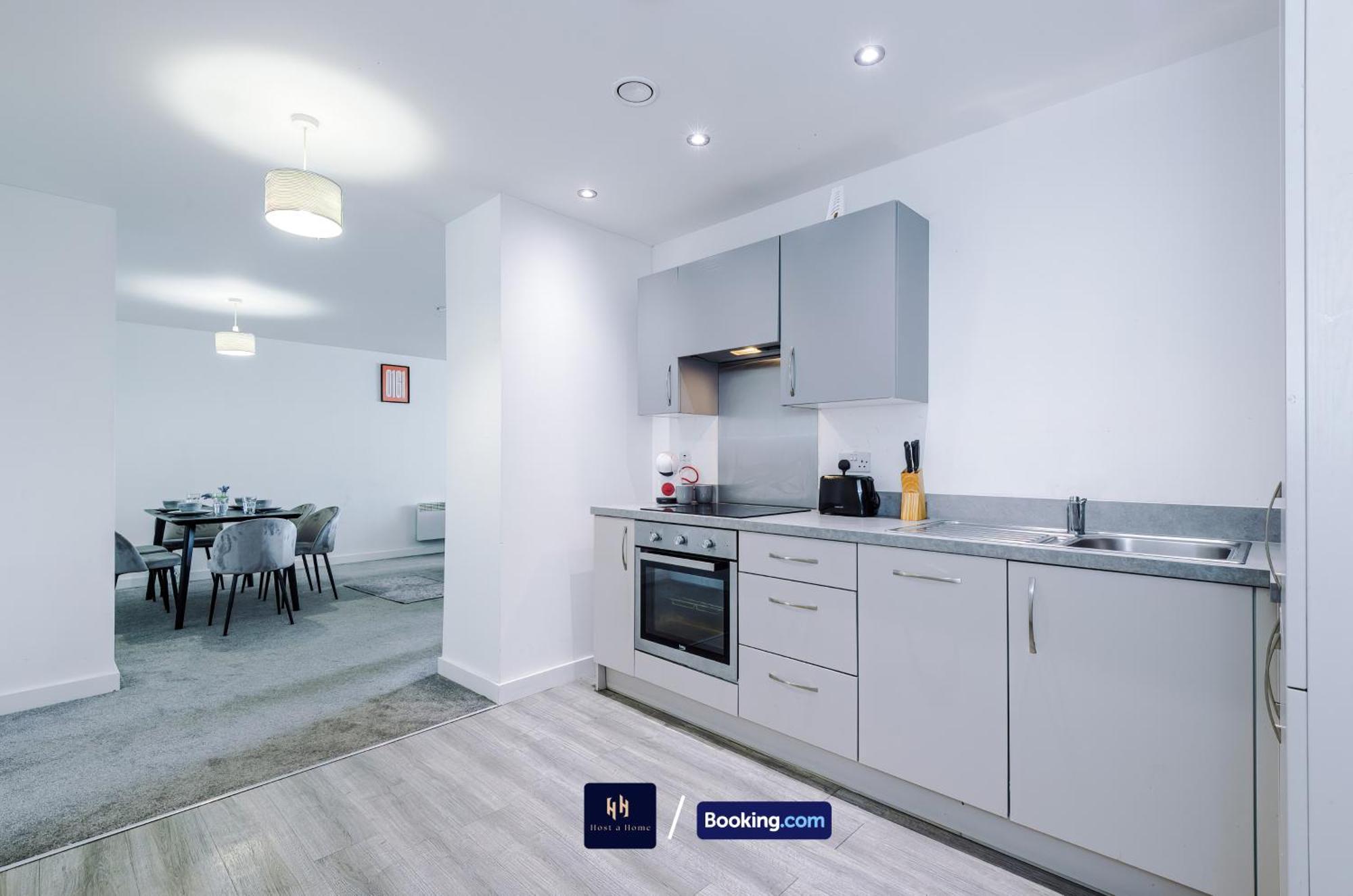 Apartment Large 2 Bedroom With Balcony By Host A Manchester