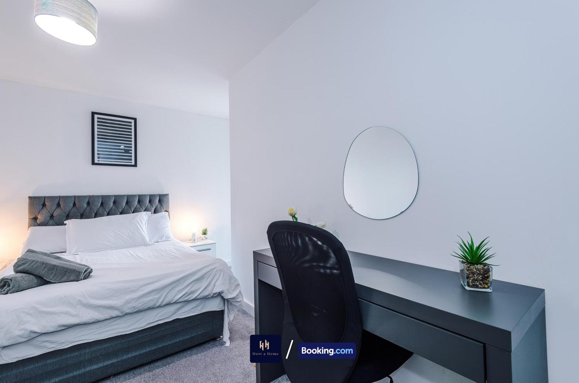 Apartment Large 2 Bedroom With Balcony By Host A Manchester