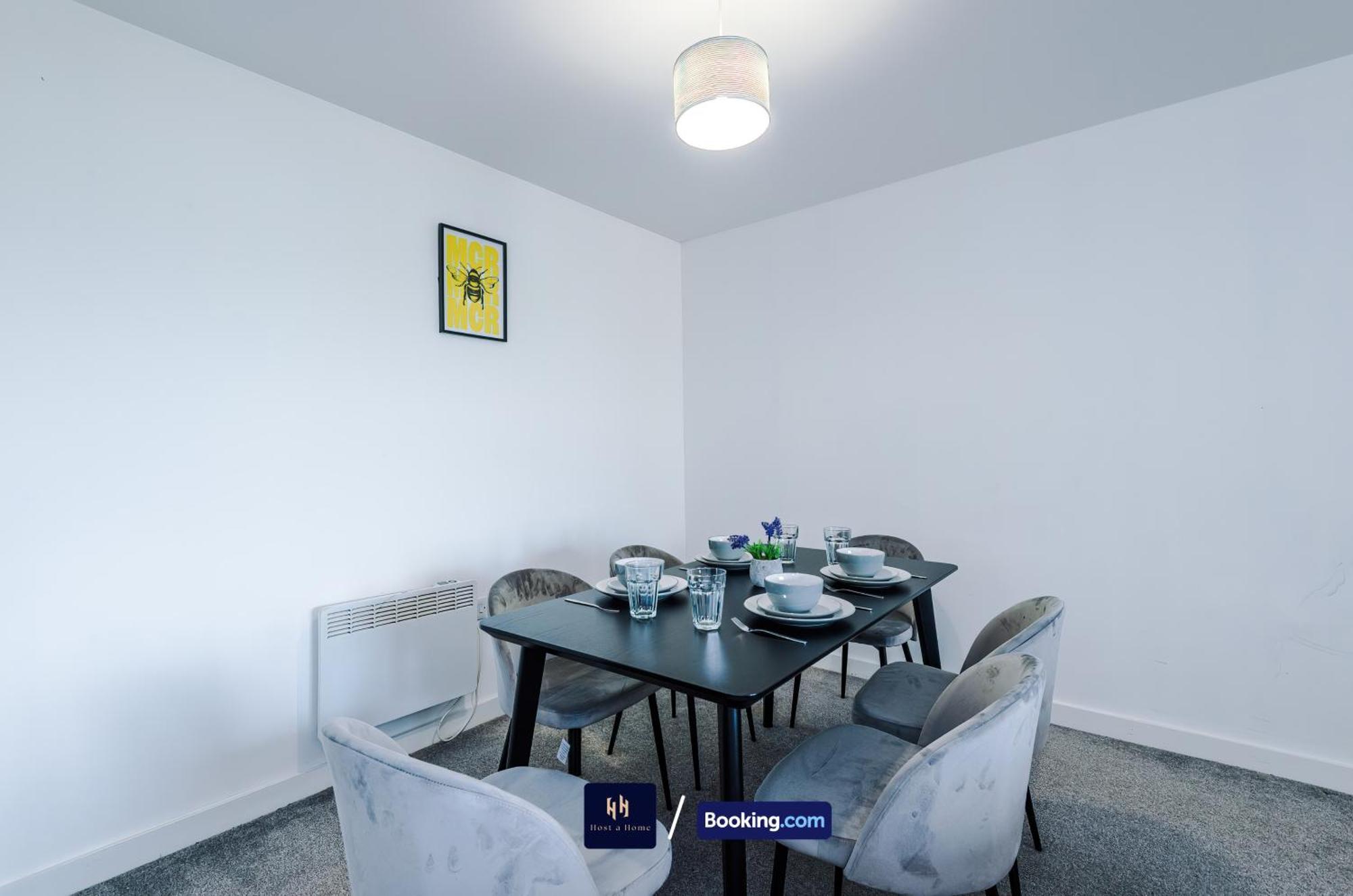 Large 2 Bedroom With Balcony By Host A Manchester