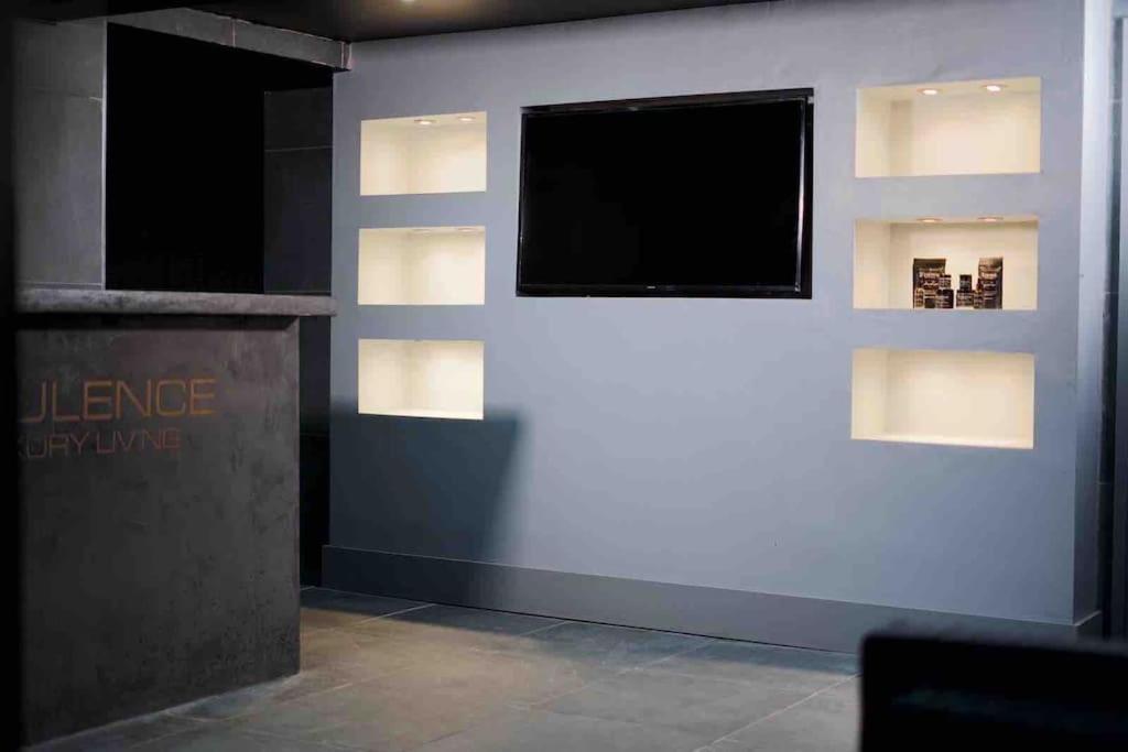 Casa Jungle Slps 20 Plp Mcr, Hot Tub, Bar, Cinema Manchester