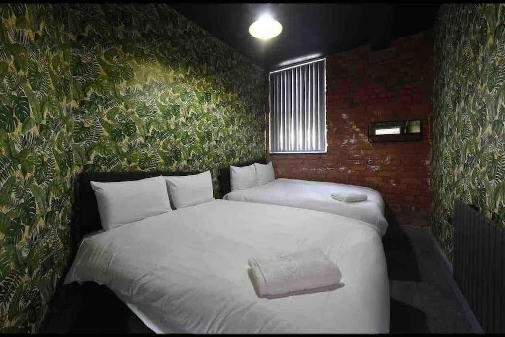 Apartment Casa Jungle Slps 20 Plp Mcr, Hot Tub, Bar, Cinema Manchester