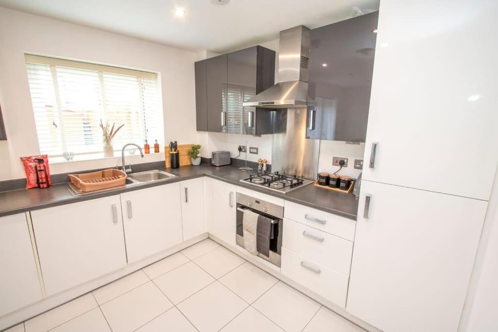 Coop Arena Luxurious Townhouse Holiday home *