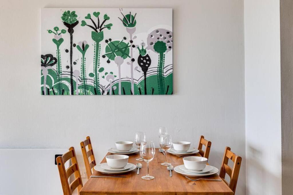 Large 2 Bed 2 Bath Manchester