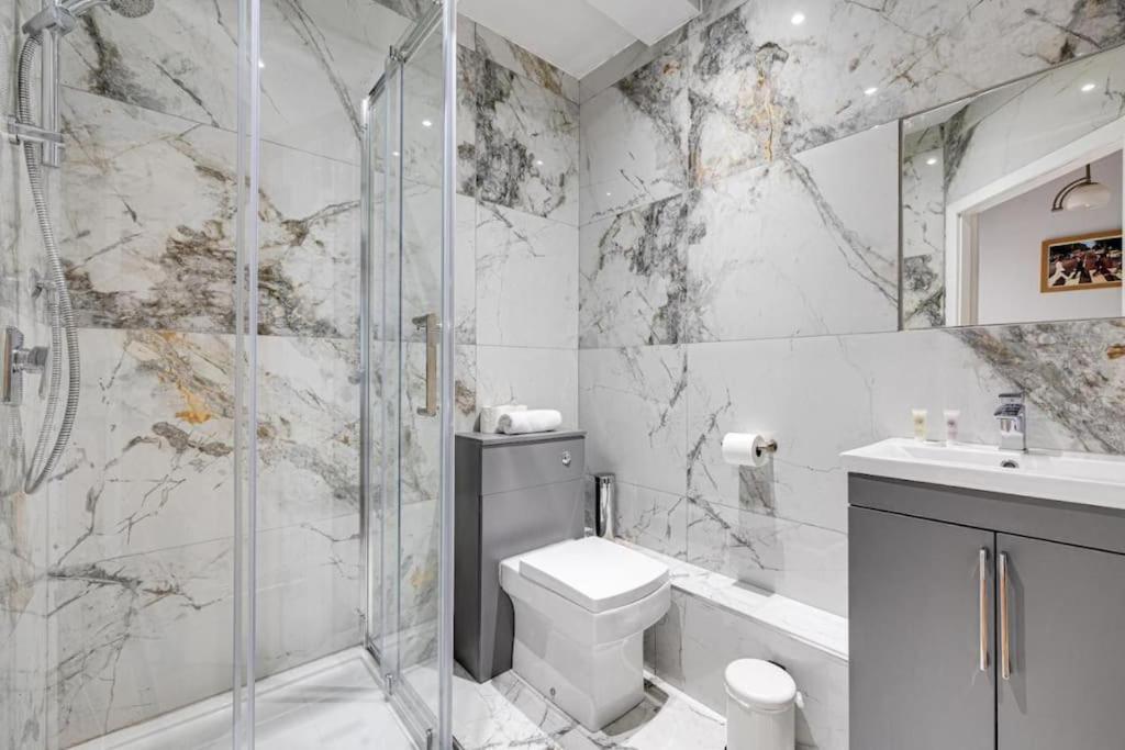 Large 2 Bed 2 Bath Apartment