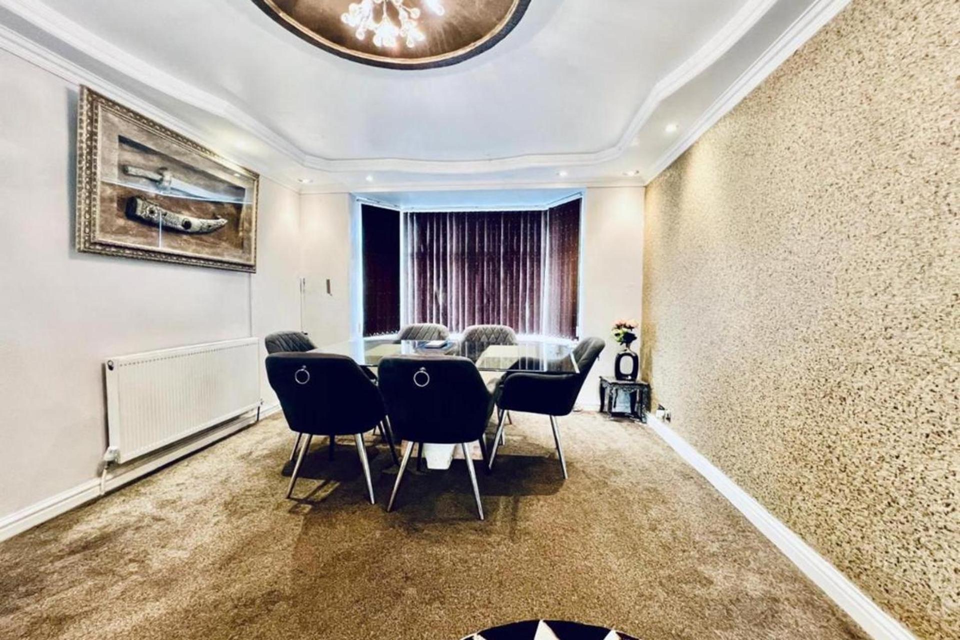 Sweet - Spacious 7br House Vakantiehuis *